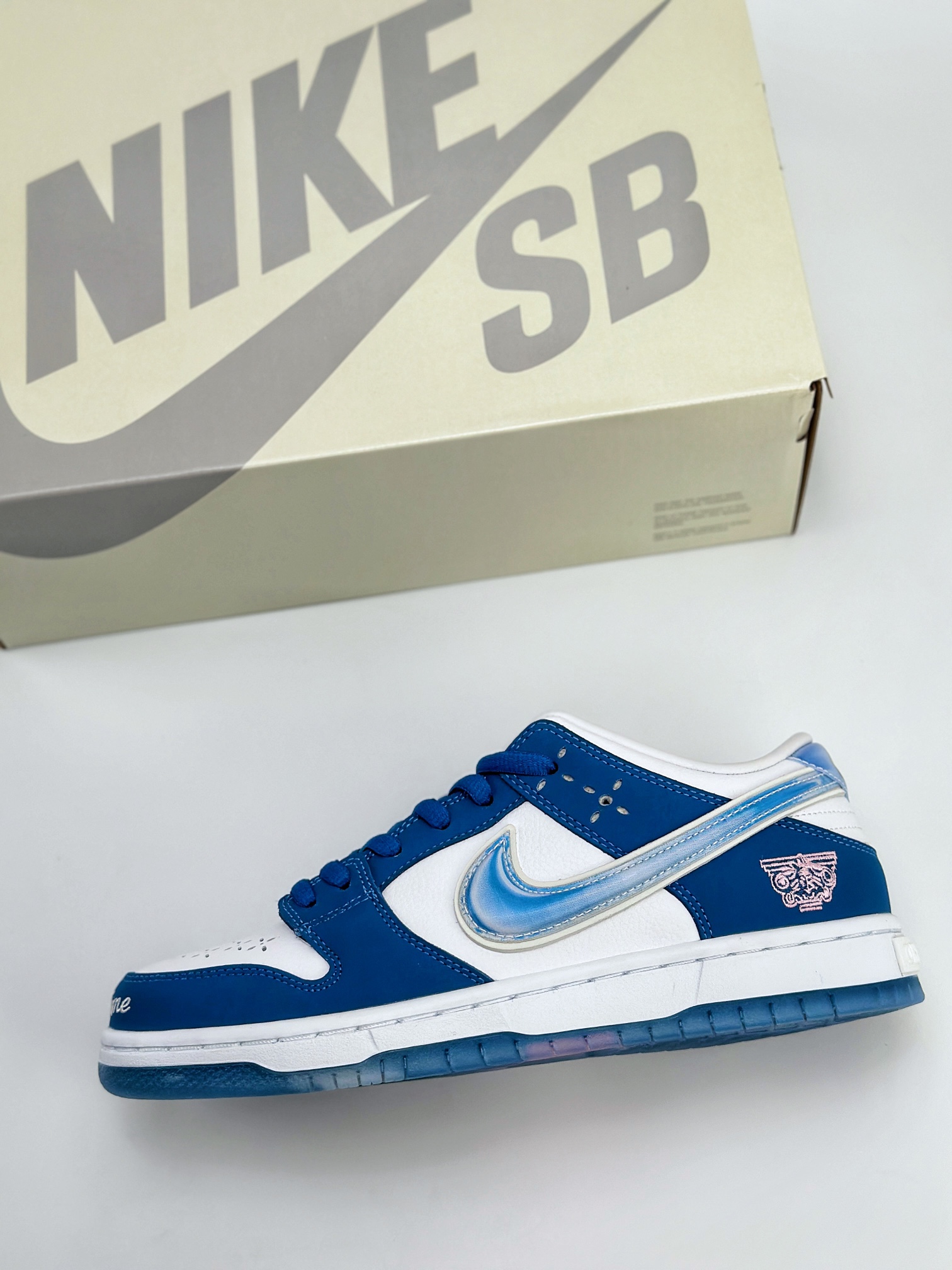 NIKE SB Dunk Low x Born x Raised 蓝白 出品 FN7819-400