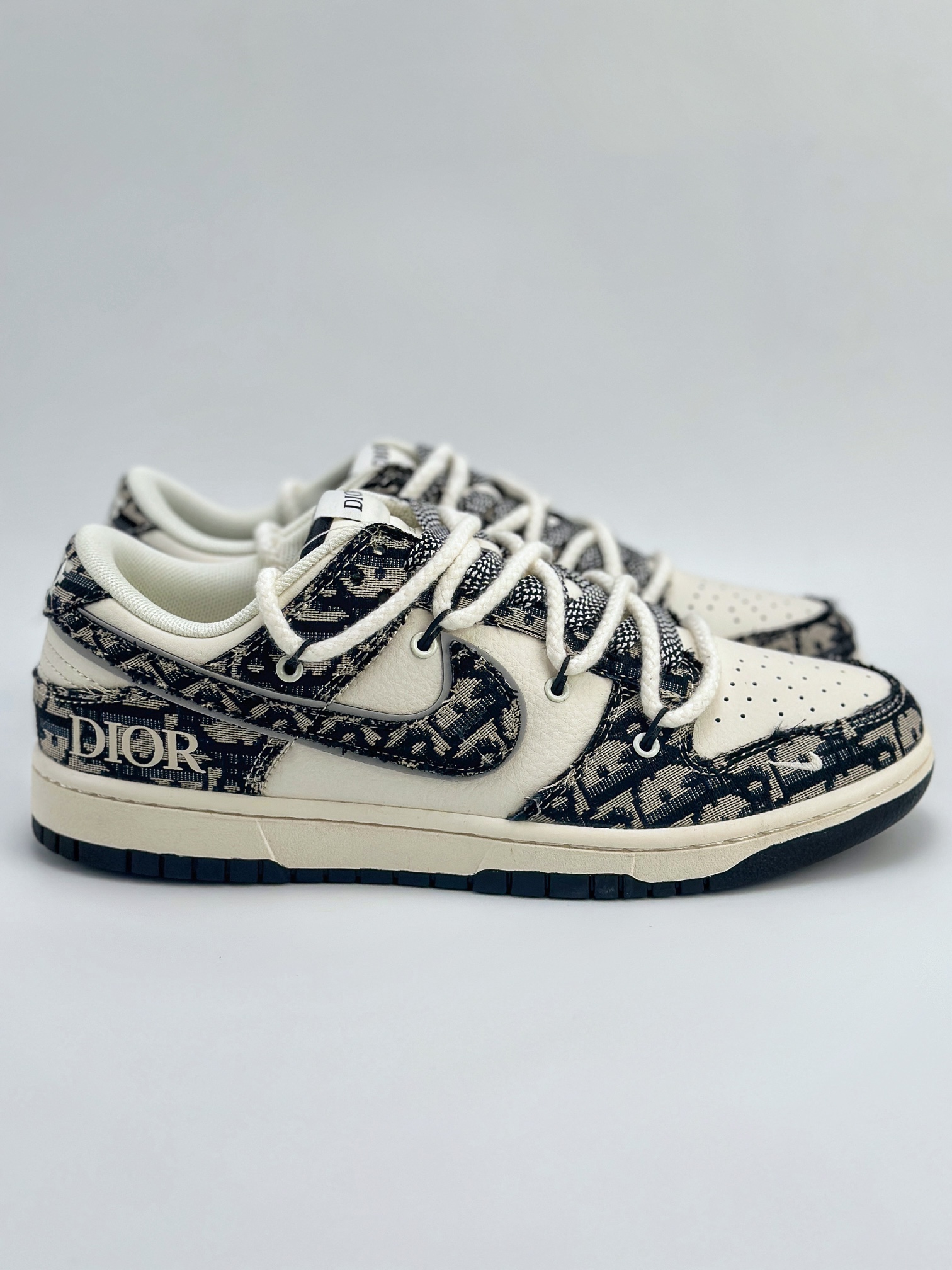 Nike SB Dunk Low x DIOR 米白黑绑带满天星 SJ2068-286