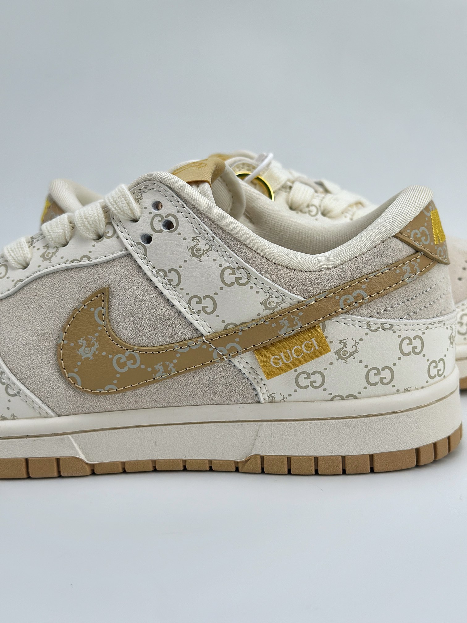 Nike SB Dunk Low x GUCCI 灰黄翻毛 FC1688-157