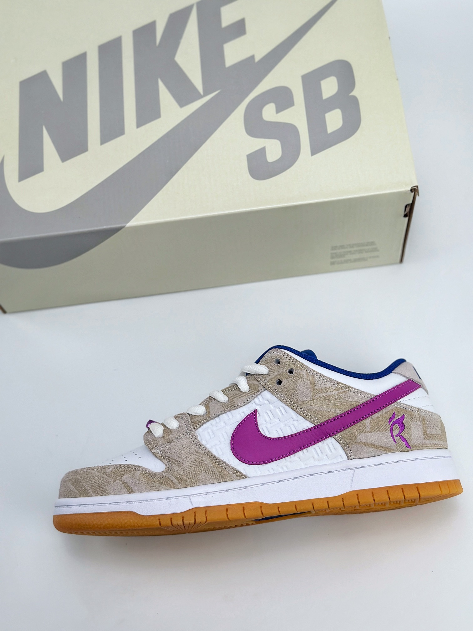 NIKE SB Dunk Low x Raya Leal 紫白 FZ5251-001