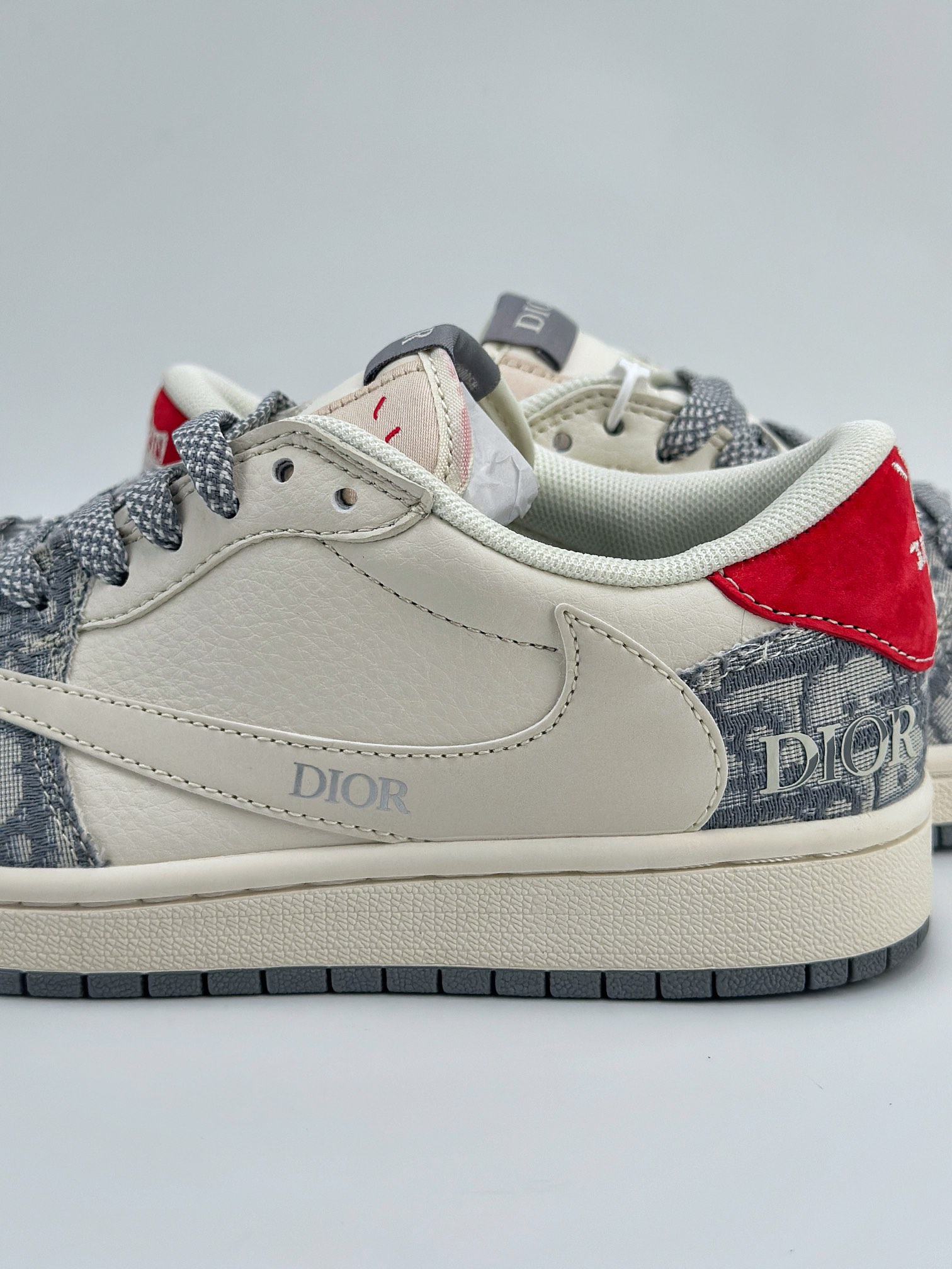 Travis Scott x Nike Air Jordan 1 Low x DIOR 三方联名 Air Jordan 1 Low 反转白蓝红倒钩 XY2688-113