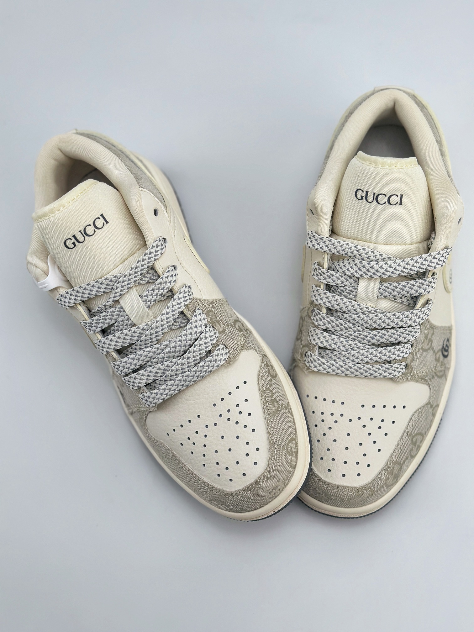 Air Jordan 1 Retro Low x GUCCI 白灰满天星 DM5688-101