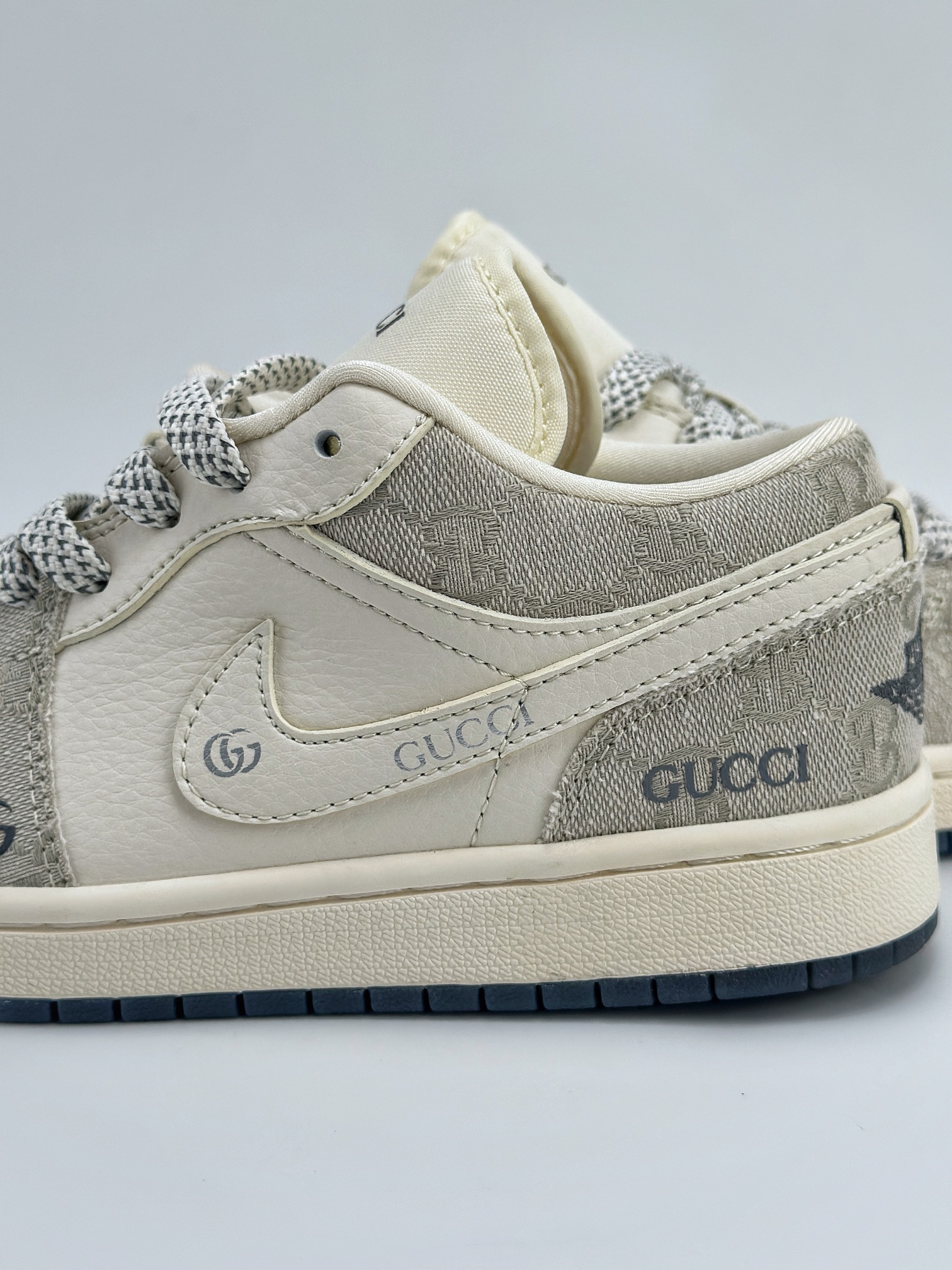 Air Jordan 1 Retro Low x GUCCI 白灰满天星 DM5688-101