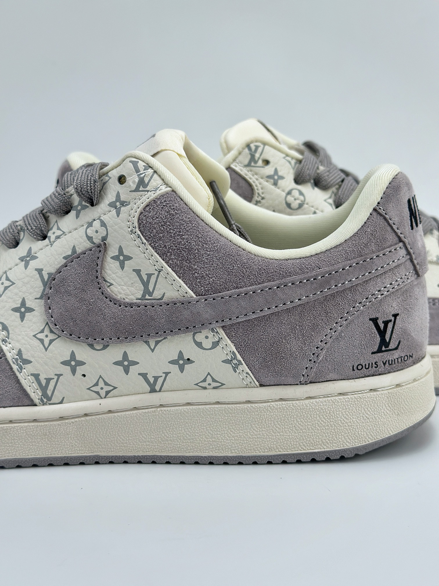 Nike Court Vision Low x Louis Vuitton 米浅紫 休闲运动板鞋 FD5188-888