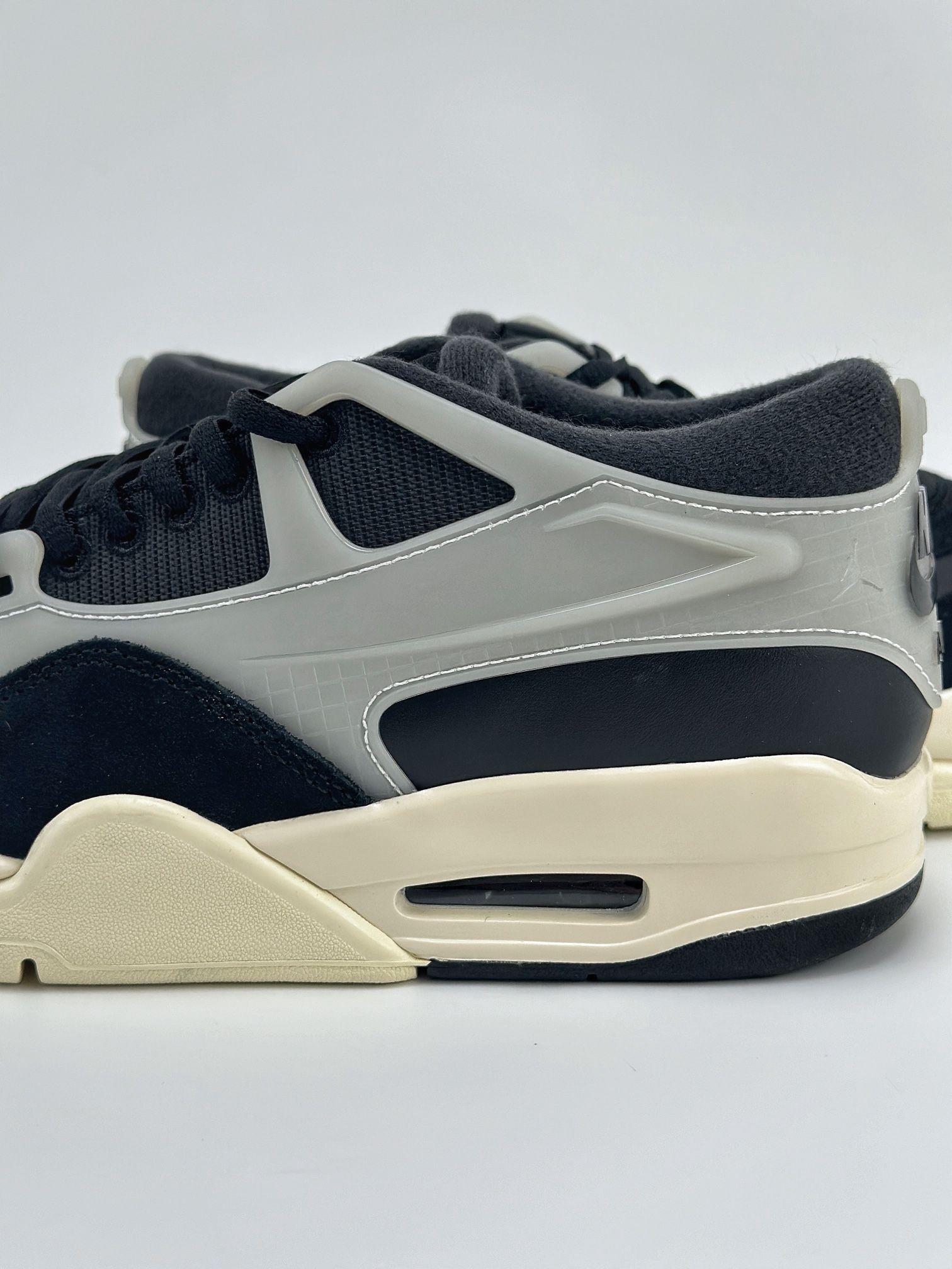 Air Jordan 4 Retro RM 乔丹四代 ”Black/Sail” 黑白 FQ7939-006