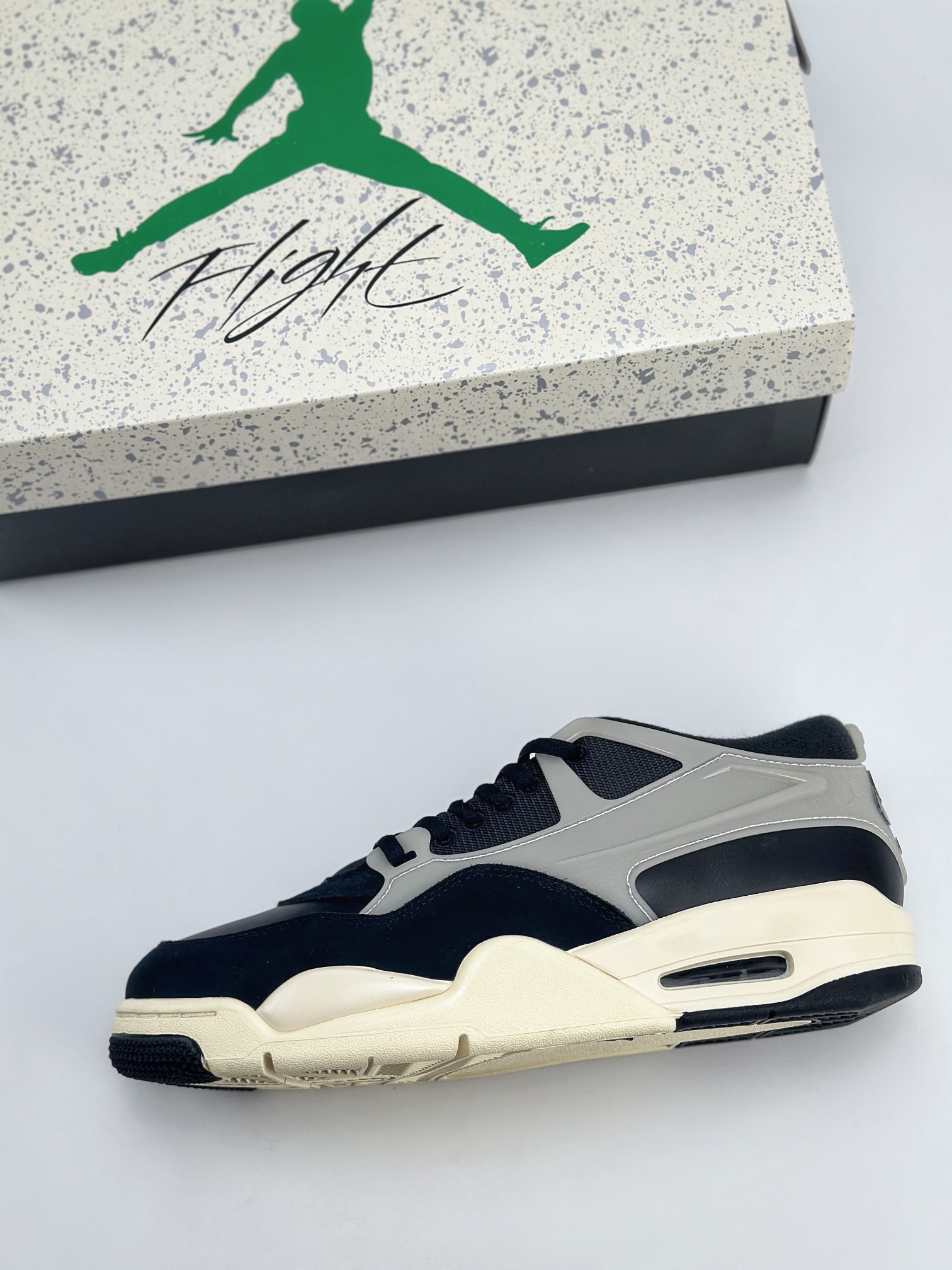 Air Jordan 4 Retro RM 乔丹四代 ”Black/Sail” 黑白 FQ7939-006