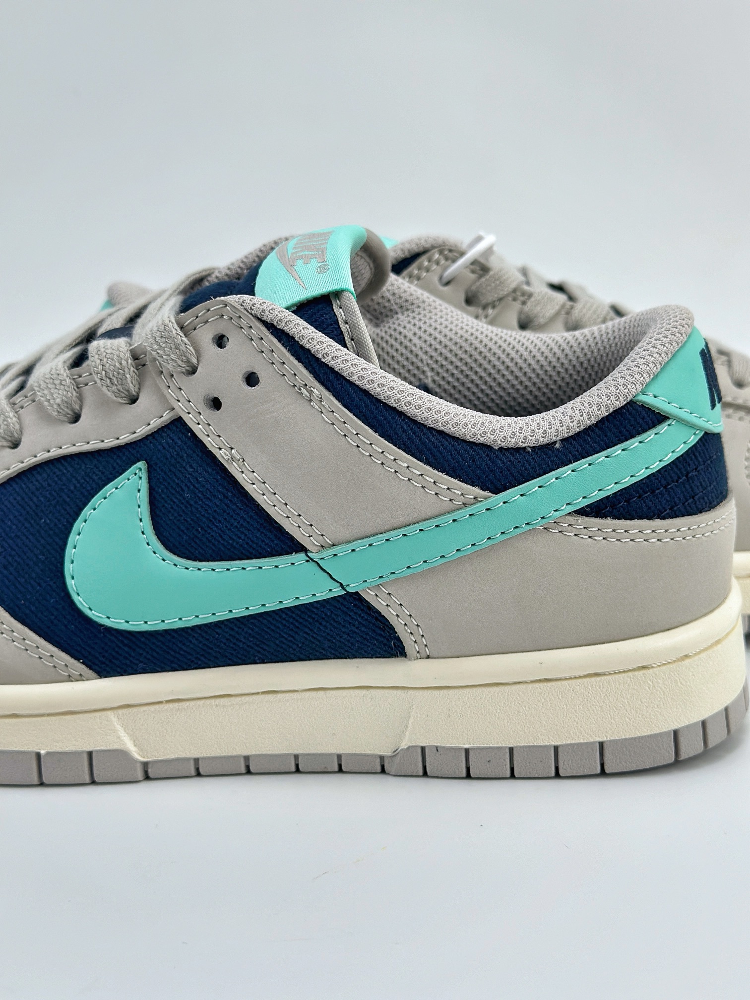 SB Dunk Low 灰深蓝 FB8895-001