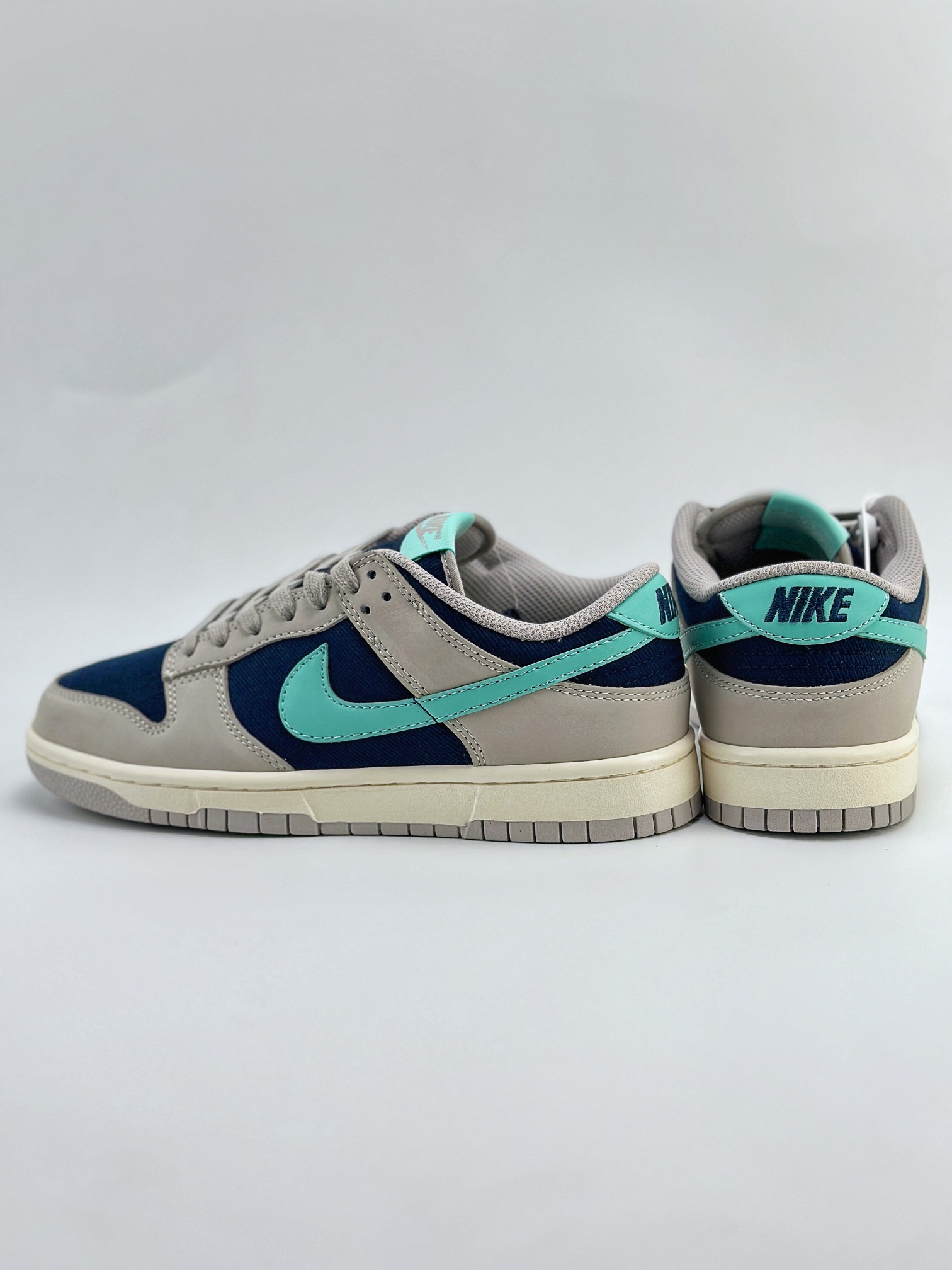 SB Dunk Low 灰深蓝 FB8895-001