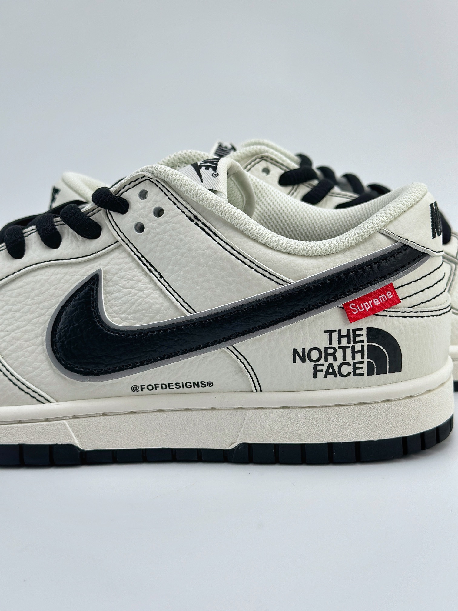 SB Dunk Low x The North Face 白黑小钩 BM0234-501