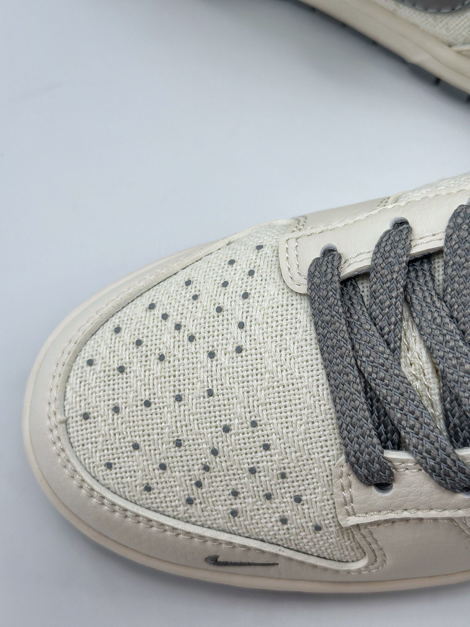 SB Dunk Low x GUCCI 白灰小钩满天星 DQ1098-383