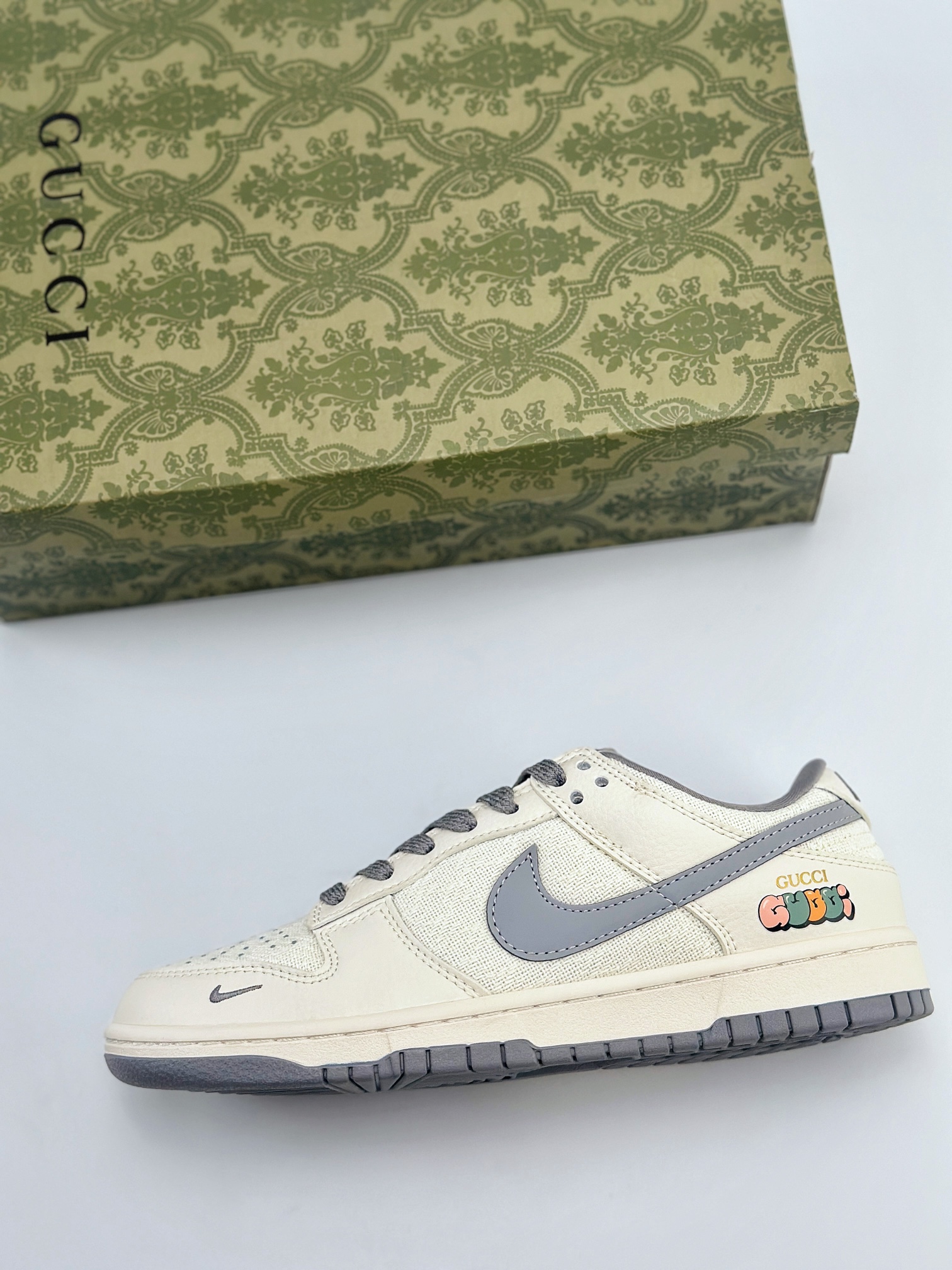 SB Dunk Low x GUCCI 白灰小钩满天星 DQ1098-383