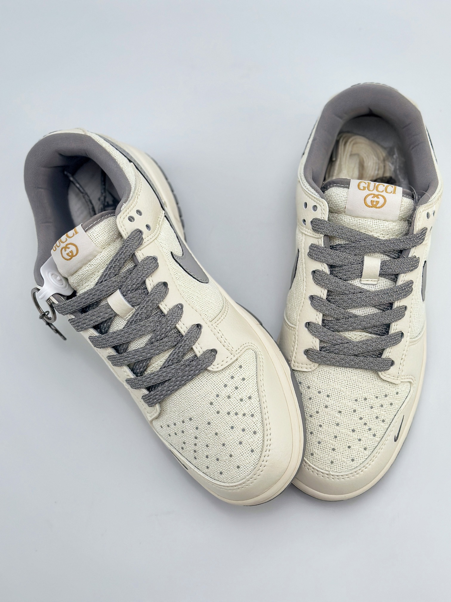 SB Dunk Low x GUCCI 白灰小钩满天星 DQ1098-383