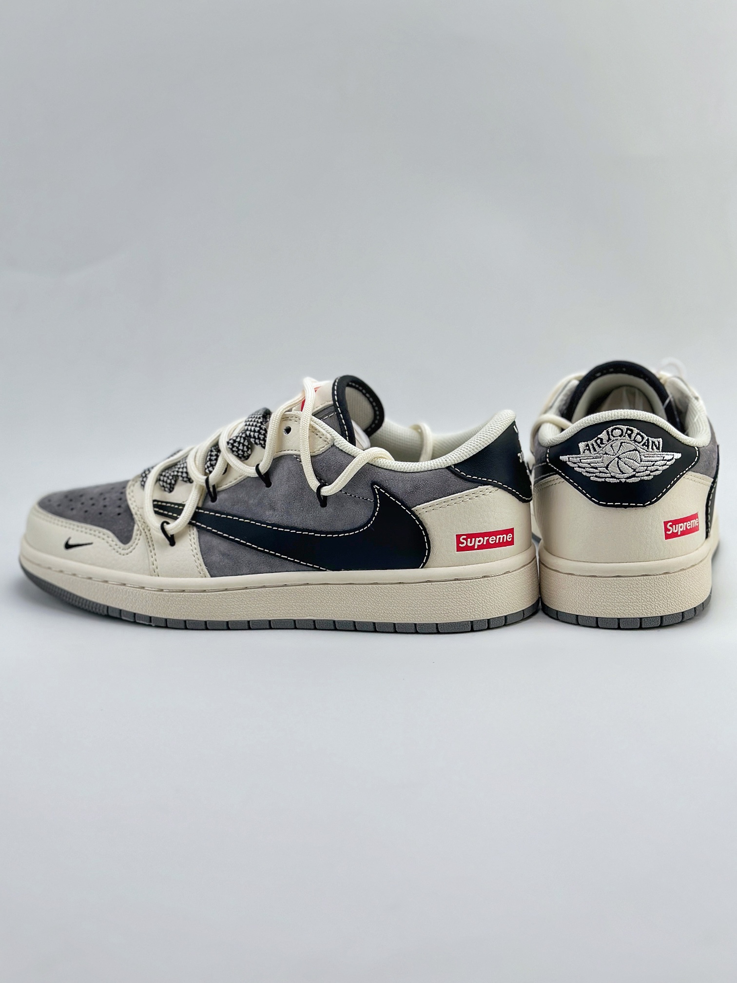 Travis Scott x Nike Air Jordan 1 Low x Supreme 三方联名 Air Jordan 1 Low 反转米灰黑绑带倒钩 SJ0086-132