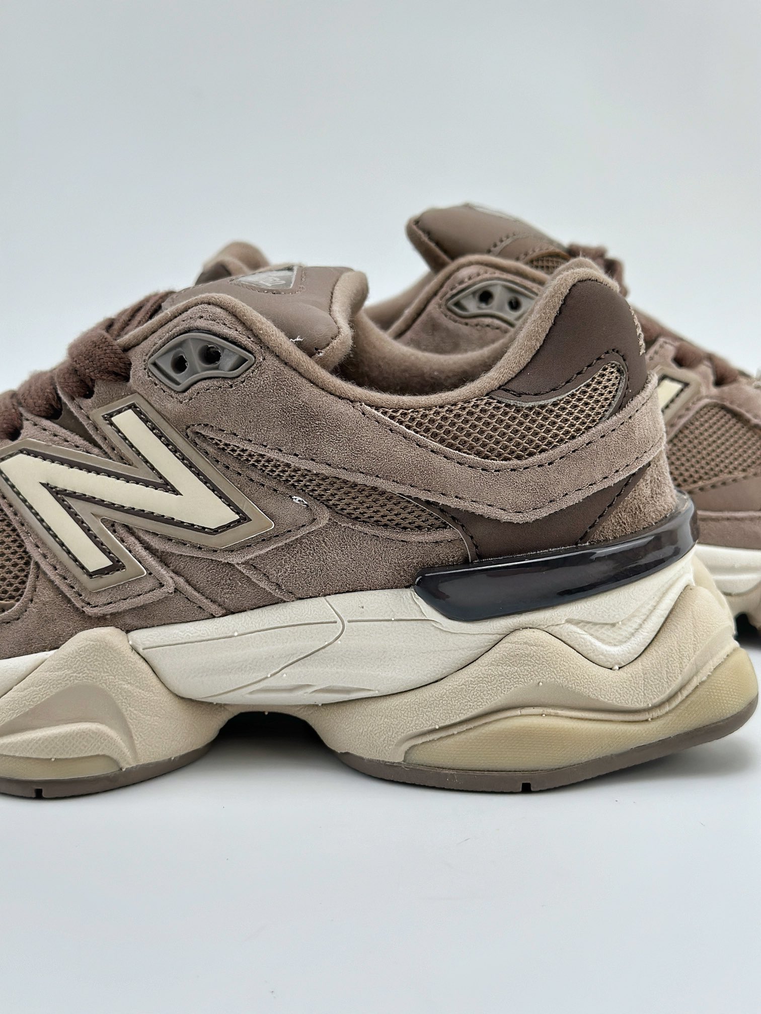 Joe Freshgoods x New Balance 版本 NB9060 联名款 复古休闲运动慢跑鞋 U9060JMR