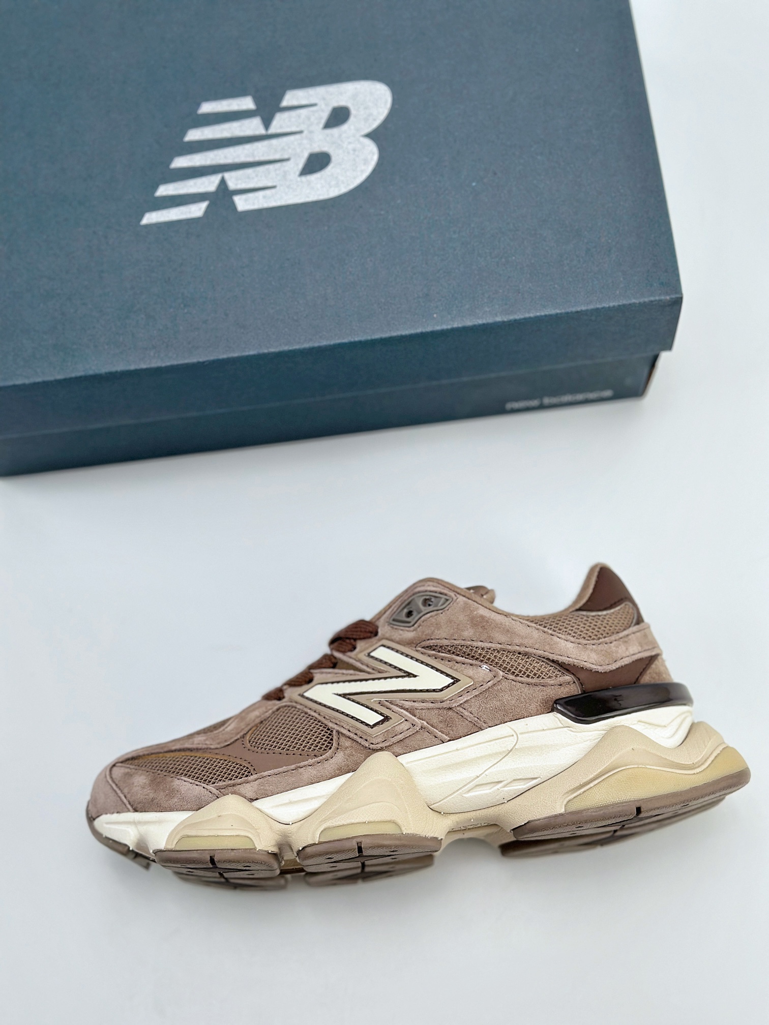 Joe Freshgoods x New Balance 版本 NB9060 联名款 复古休闲运动慢跑鞋 U9060JMR