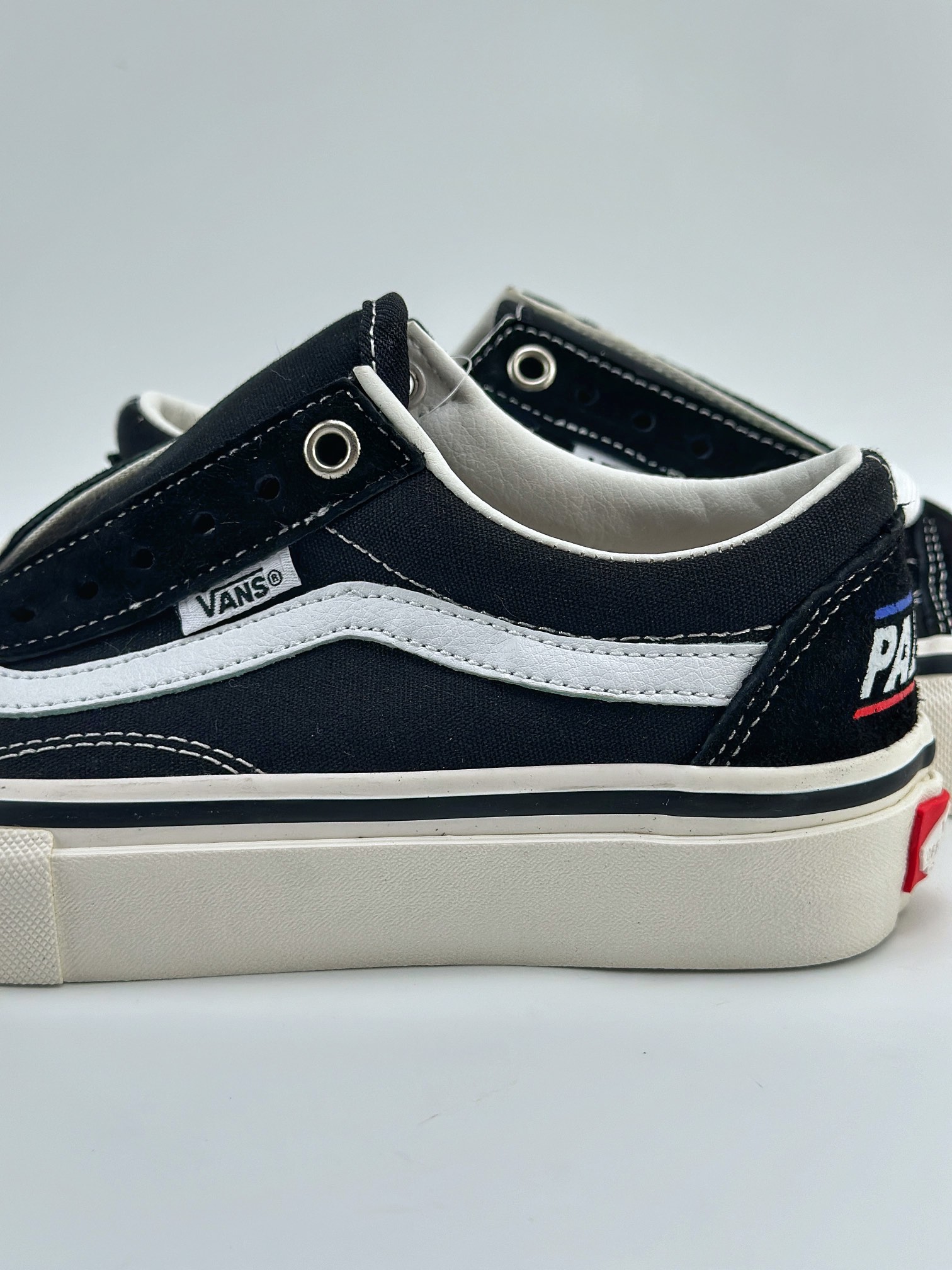 Vans Old Skool 黑白拼接 舒适百搭 防滑减震 休闲硫化板鞋