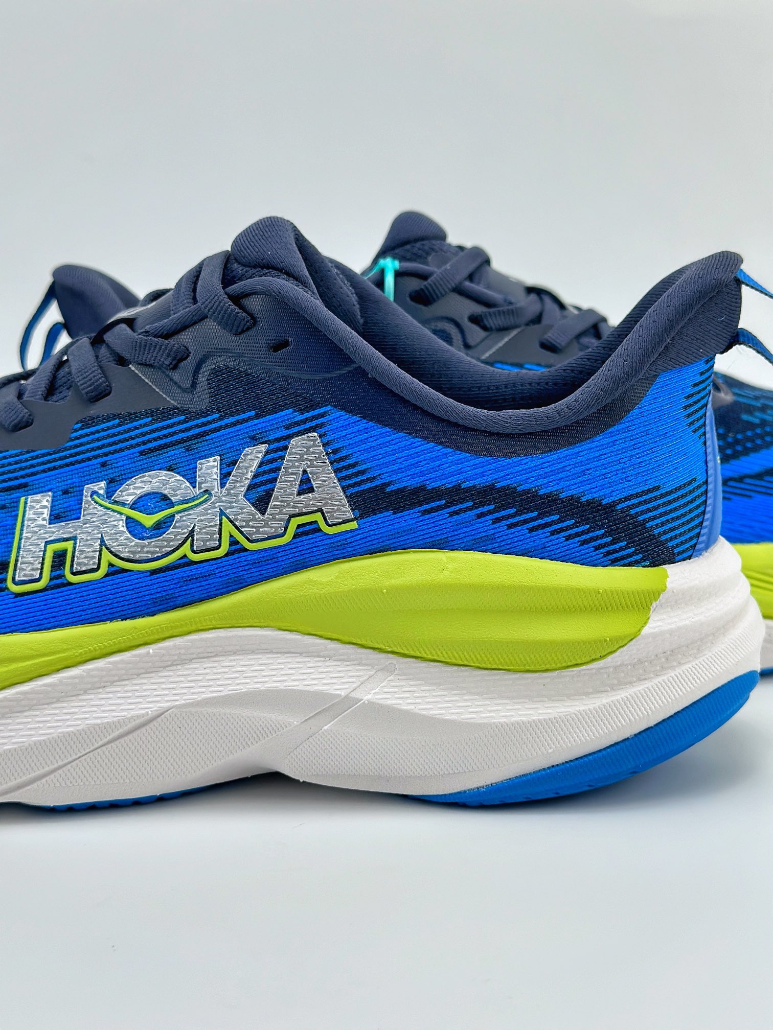 HOKA M SKYFLOW 低帮专业越野跑步鞋  1155111/VVYMT