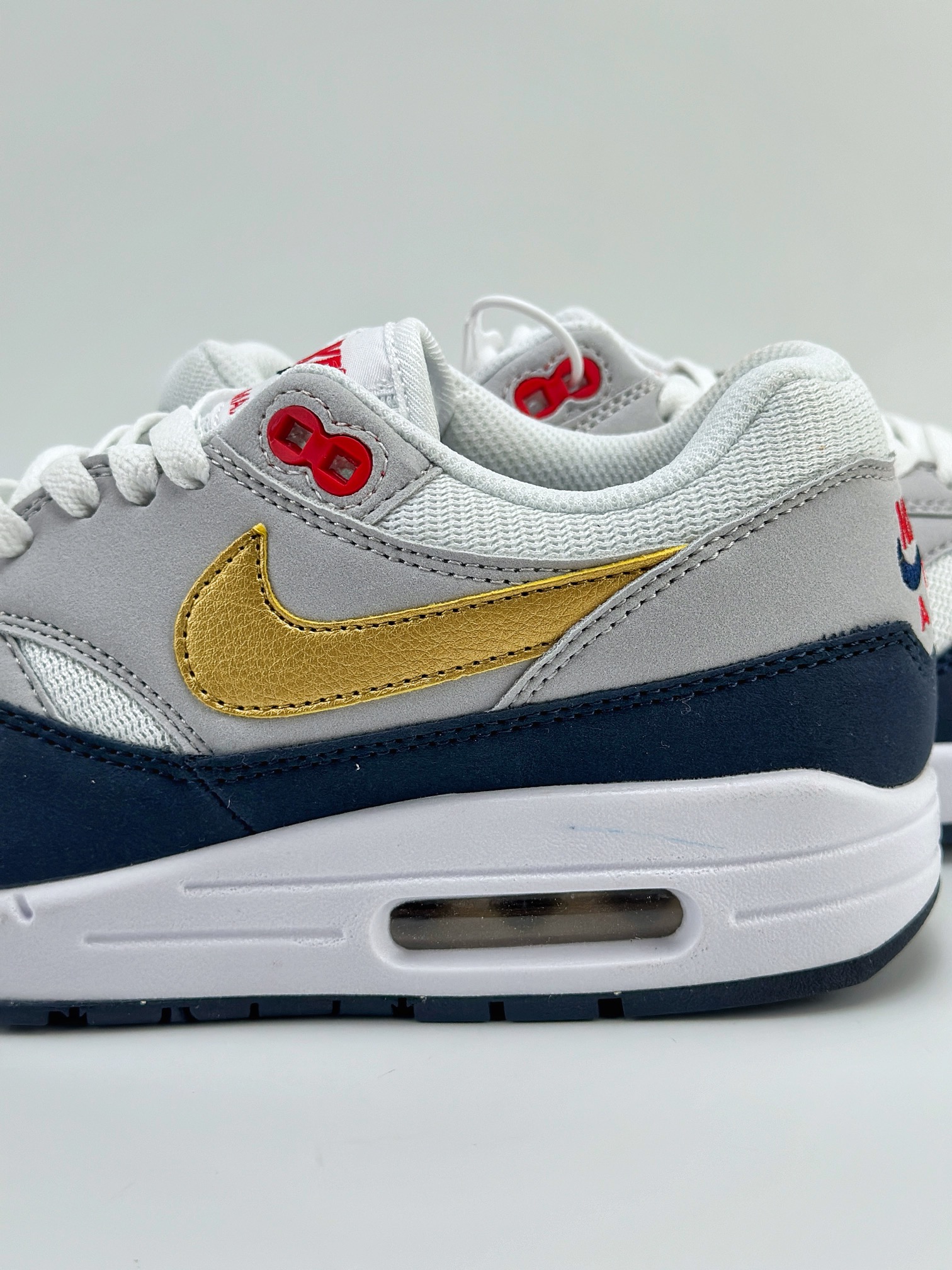 Nike Air Max 1 白蓝金 复古休闲跑步鞋  HM9604-400