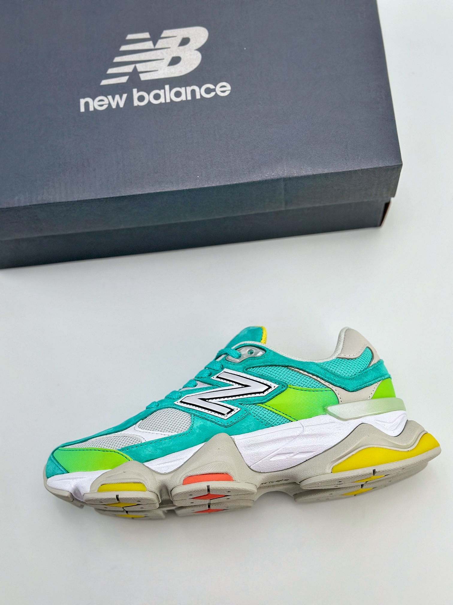 Joe Freshgoods x New Balance 版本 NB9060 联名款 复古休闲运动慢跑鞋 U9060DBT