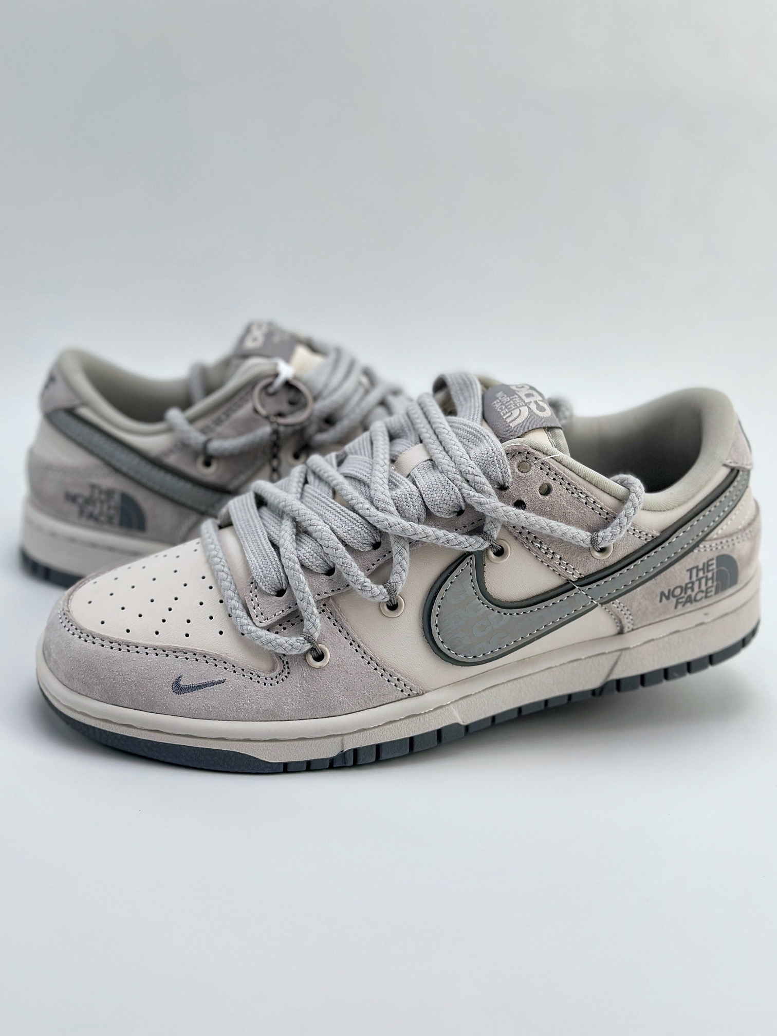 Nike SB Dunk Low x The North Face 浅灰3M绑带  XX2025-327