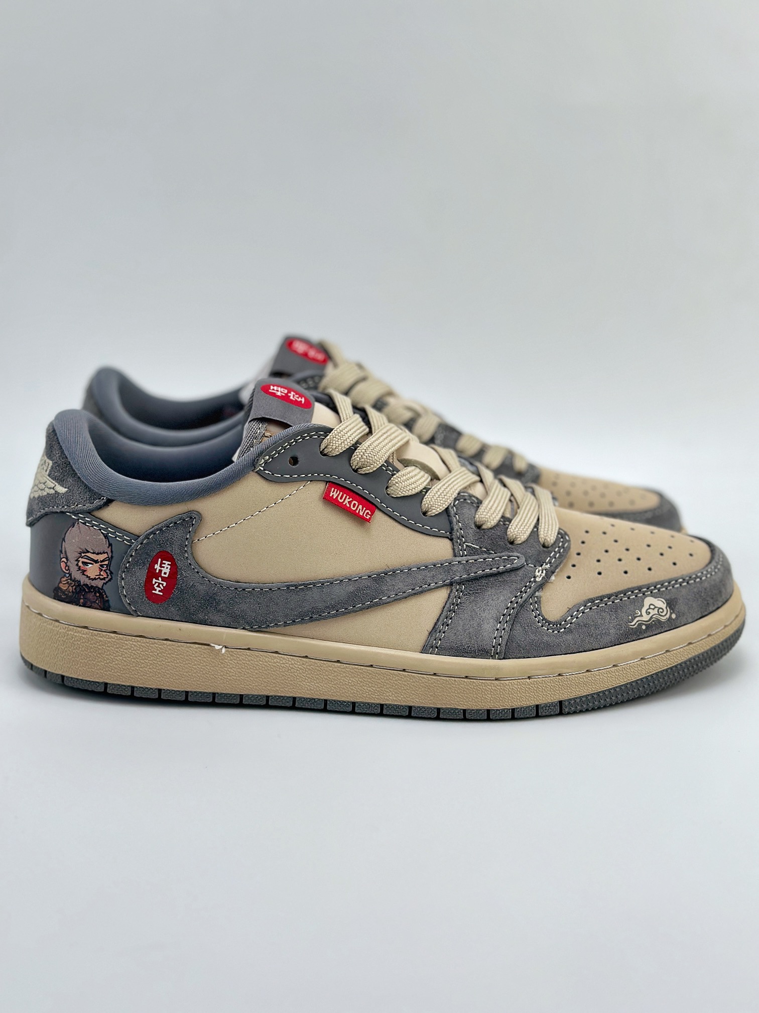 Travis Scott x Nike Air Jordan 1 Low 定制 黑神话悟空 Air Jordan 1 Low 反转沙黄深灰倒钩 CH6336-013