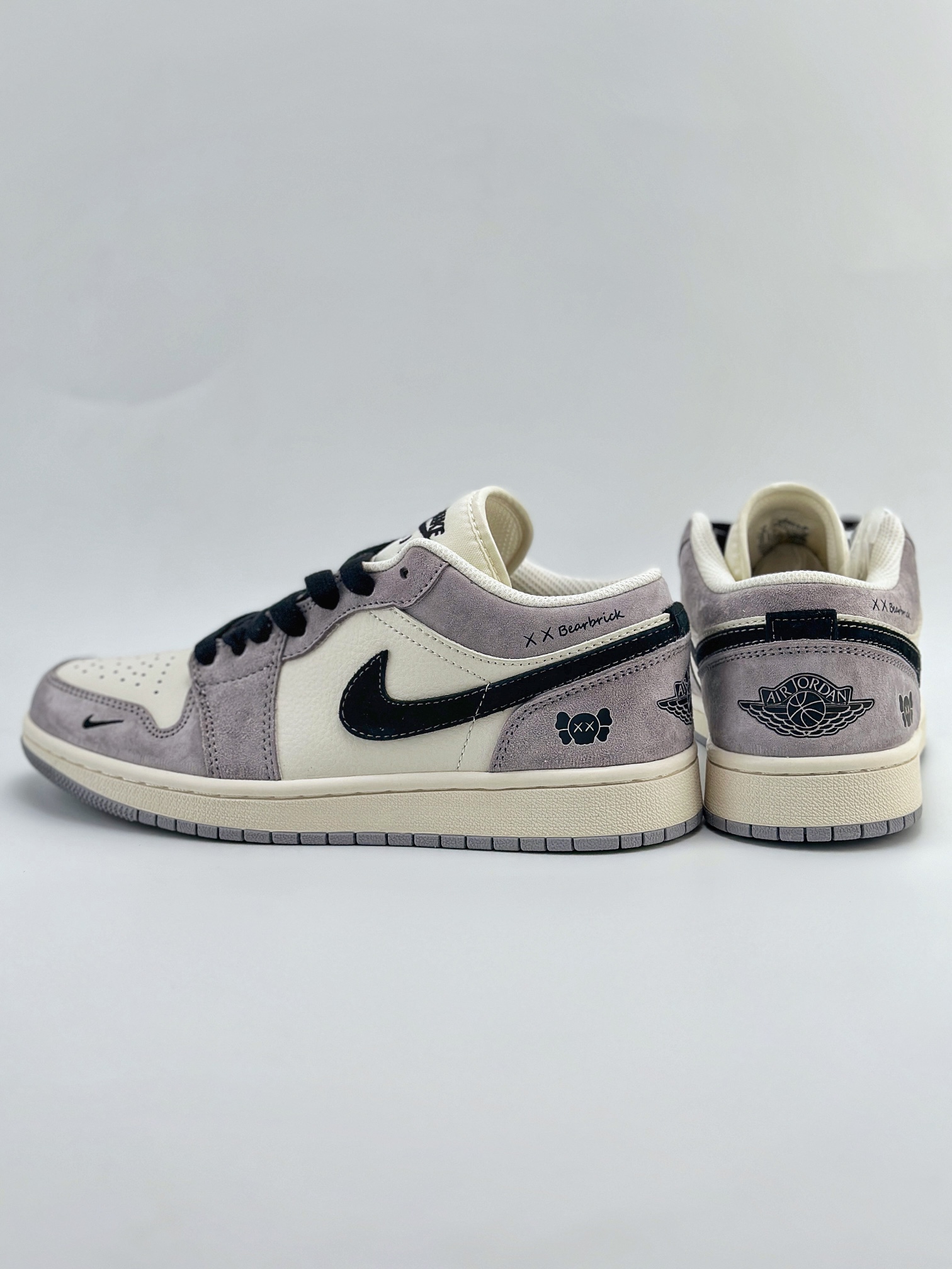 Air Jordan 1 Retro Low x KAWS 玩偶米白黑深空灰  SJ9950-015