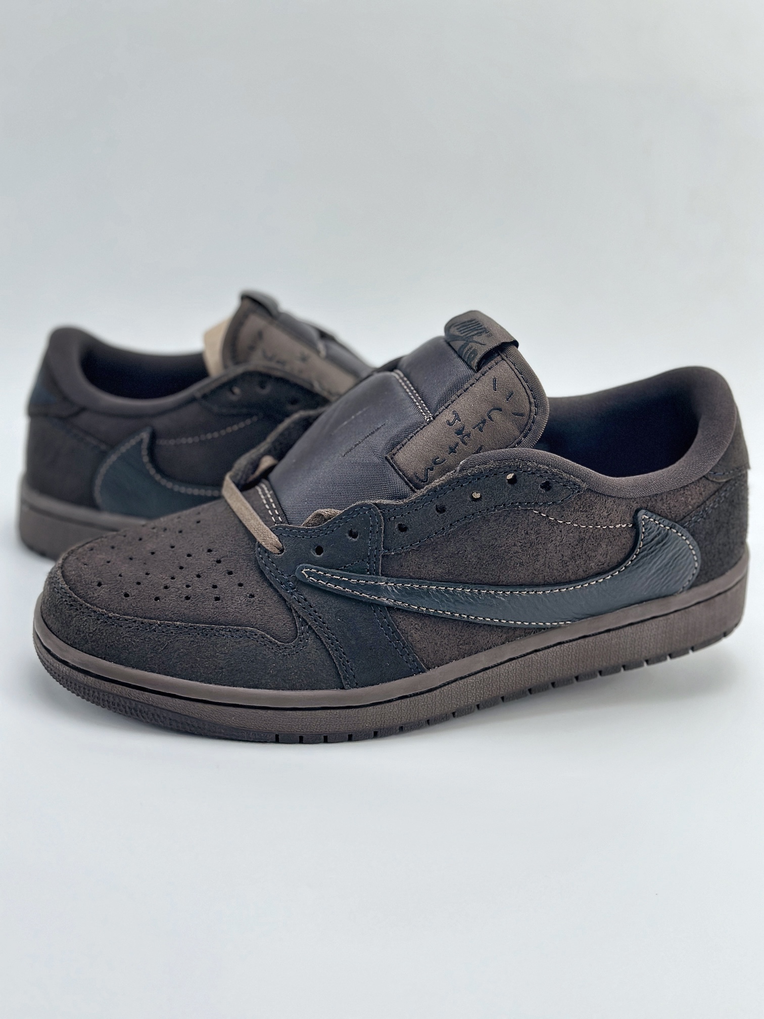 Air Jordan 1 Low x Travis Scott ”Velvet Brown” 黑棕  DM7866-202