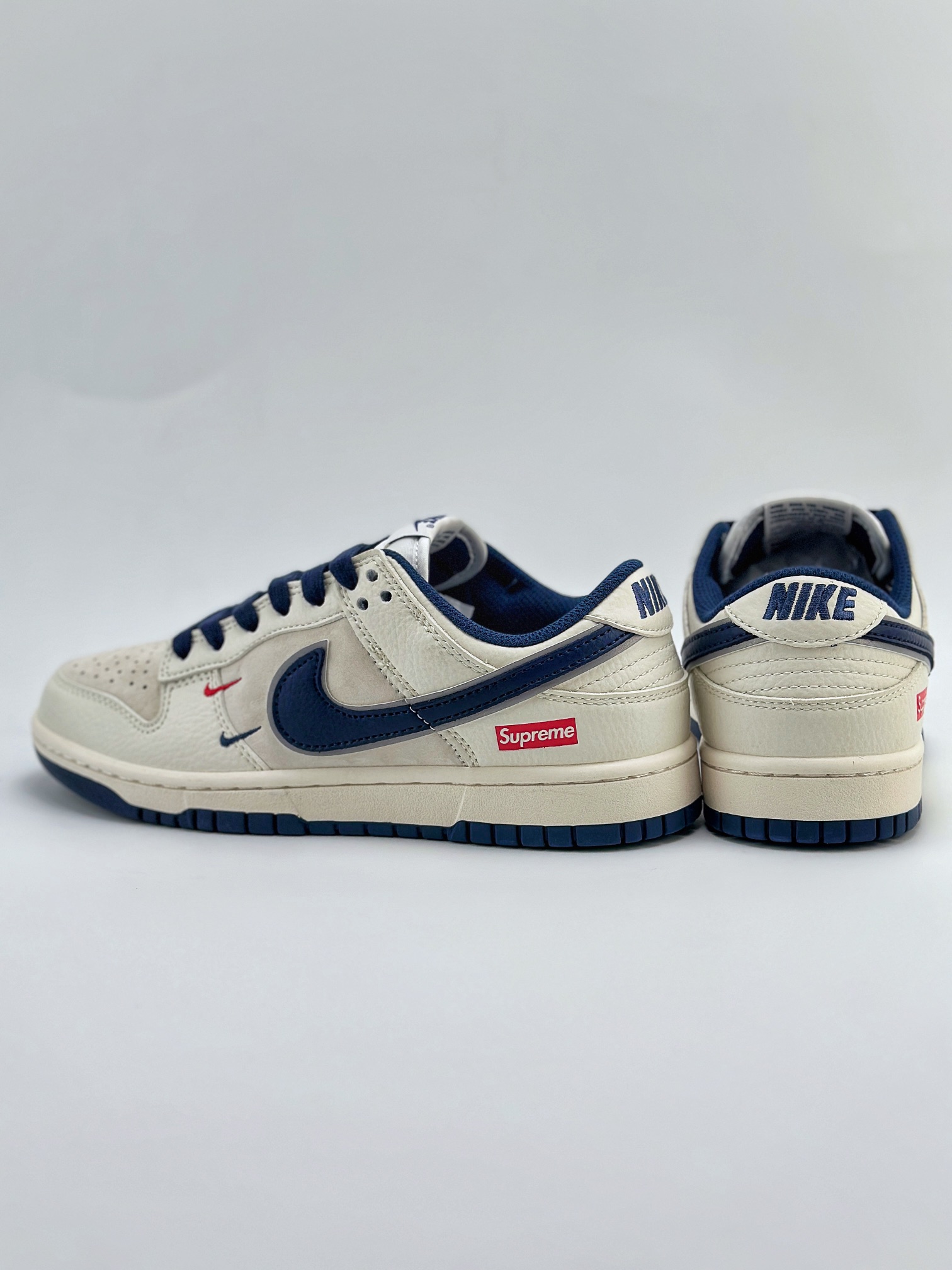 Nike SB Dunk Low x Supreme 白蓝双小钩  XX2025-668