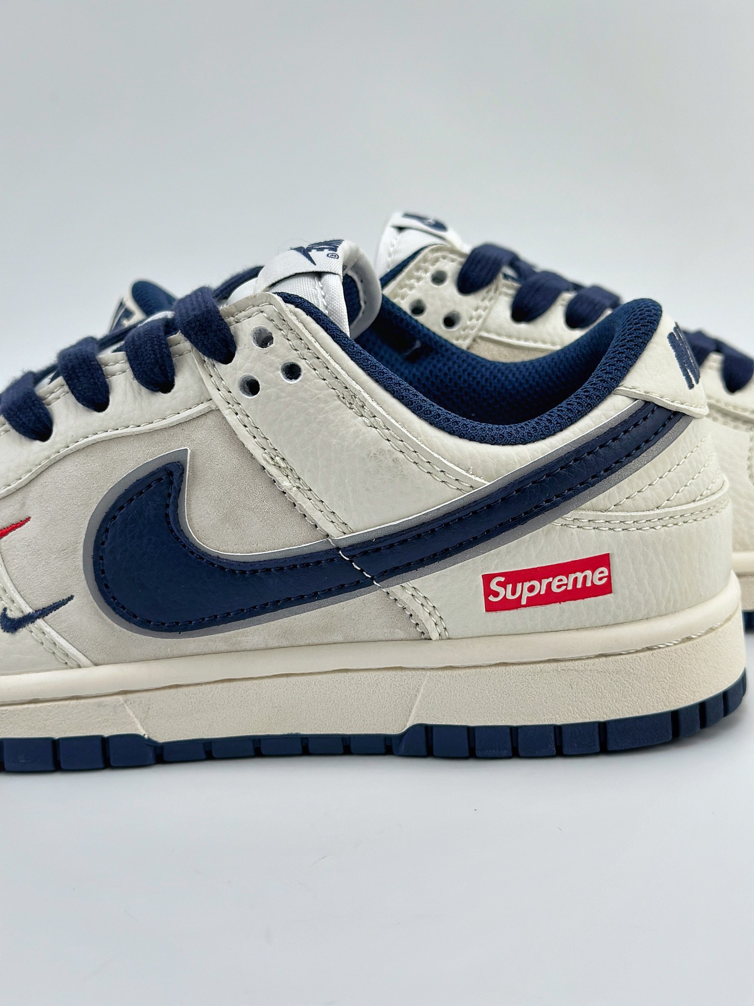 Nike SB Dunk Low x Supreme 白蓝双小钩  XX2025-668