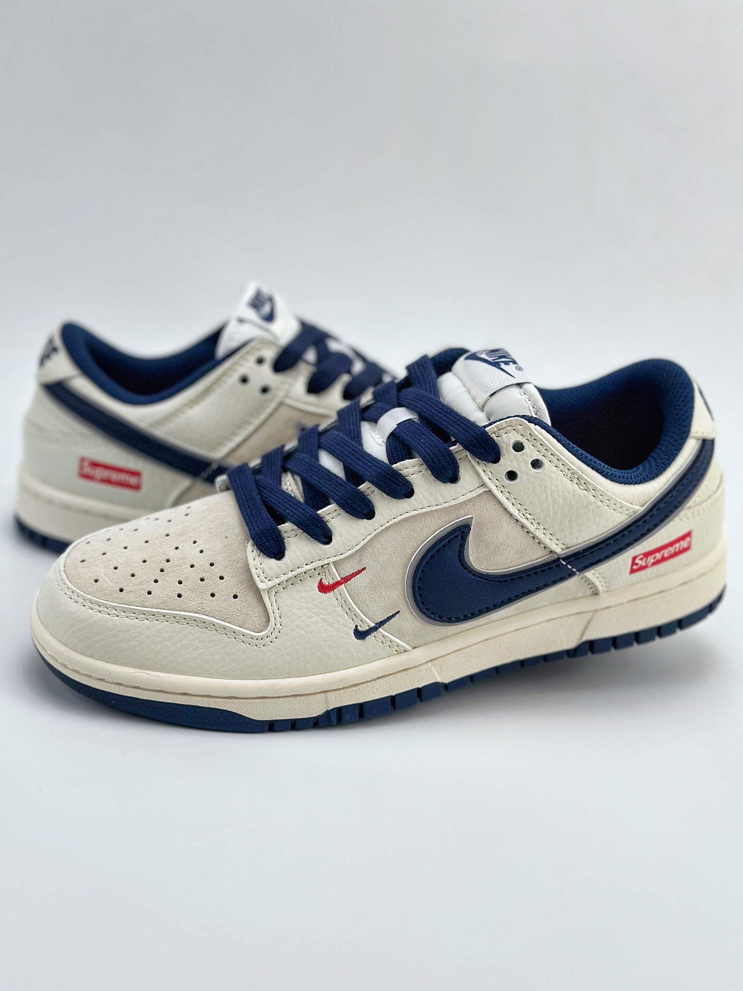 Nike SB Dunk Low x Supreme 白蓝双小钩  XX2025-668