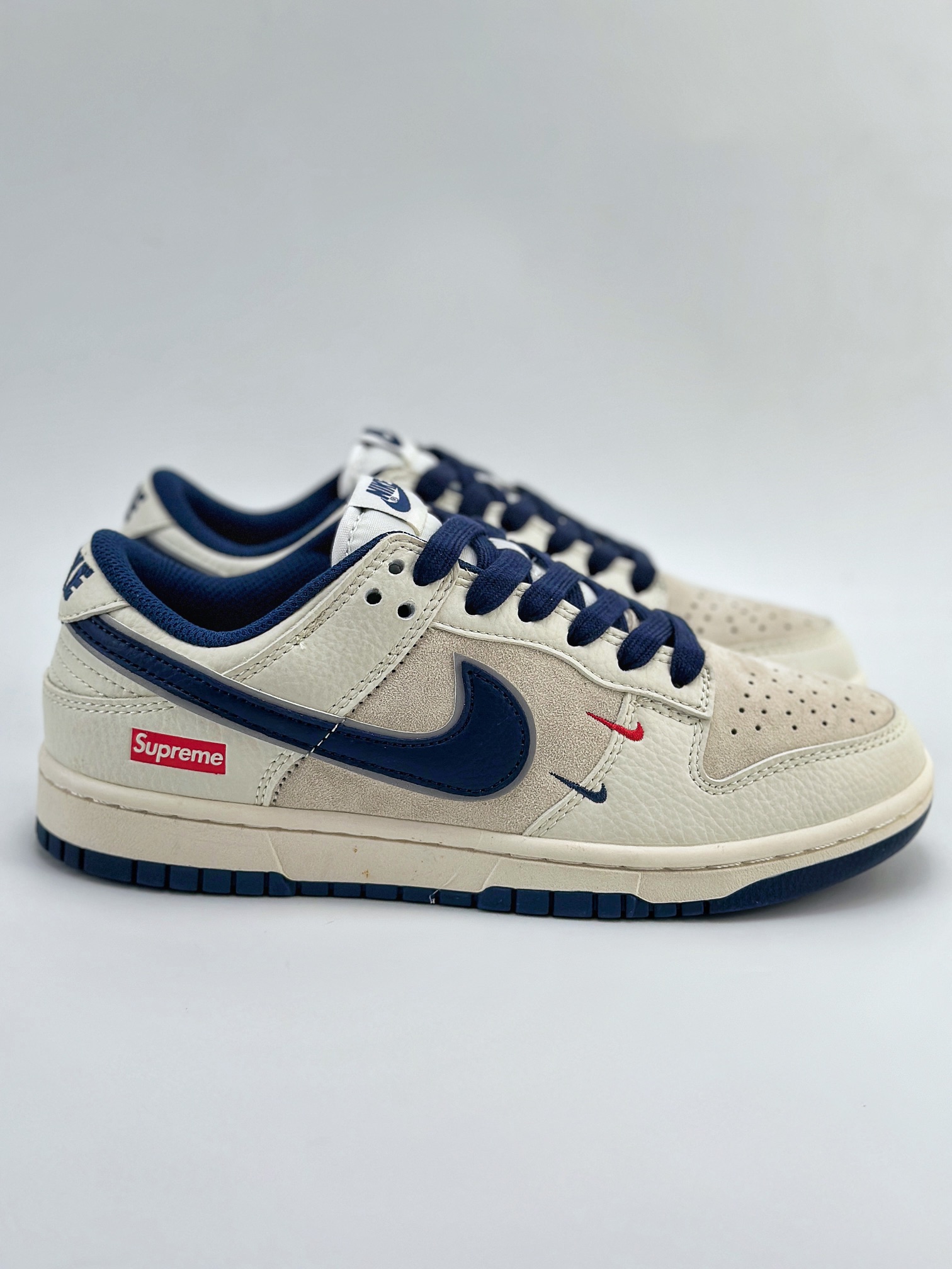 Nike SB Dunk Low x Supreme 白蓝双小钩  XX2025-668