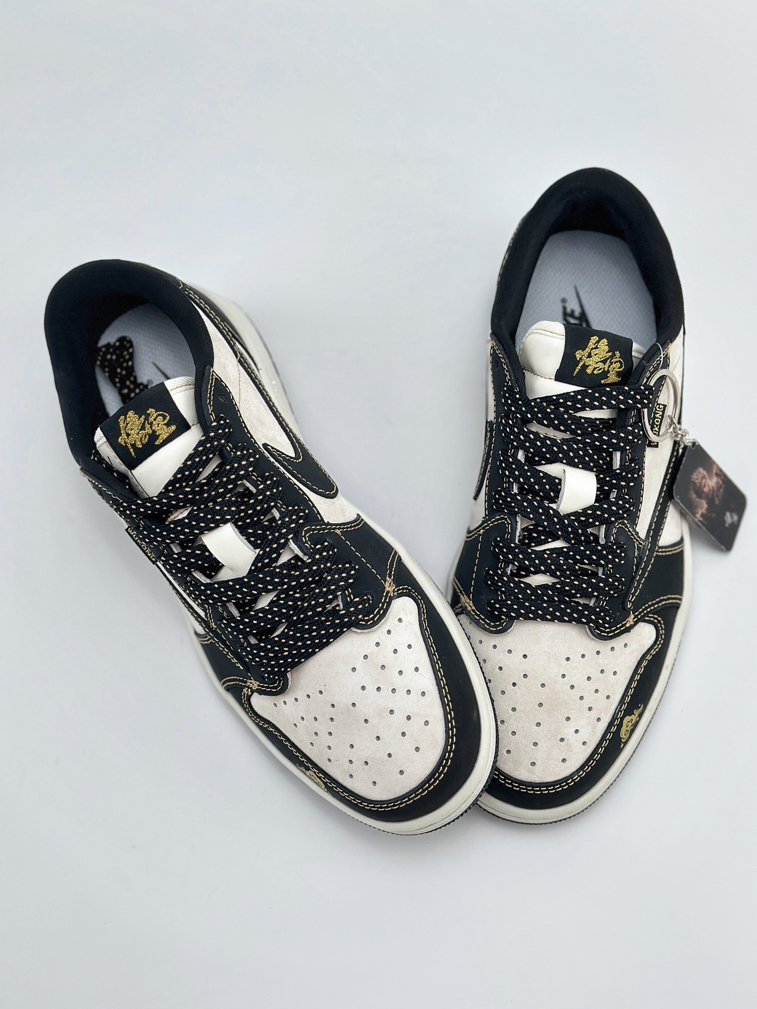 Travis Scott x Nike Air Jordan 1 Low 定制 黑神话悟空 Air Jordan 1 Low 反转米黑倒钩 CH6336-012