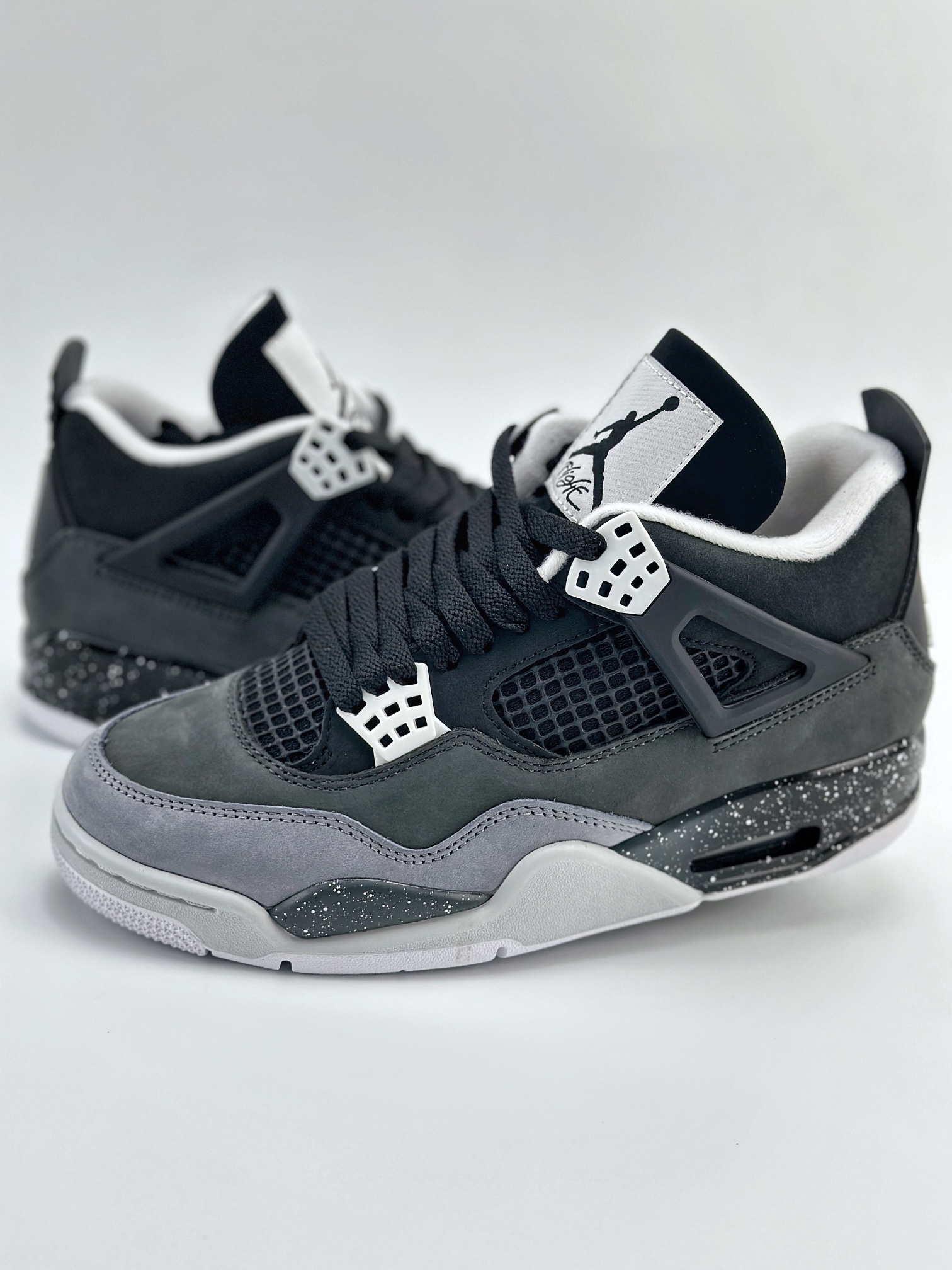 Nike Air Jordan 4 Retro 乔丹四代 黑白灰 FQ8138-002