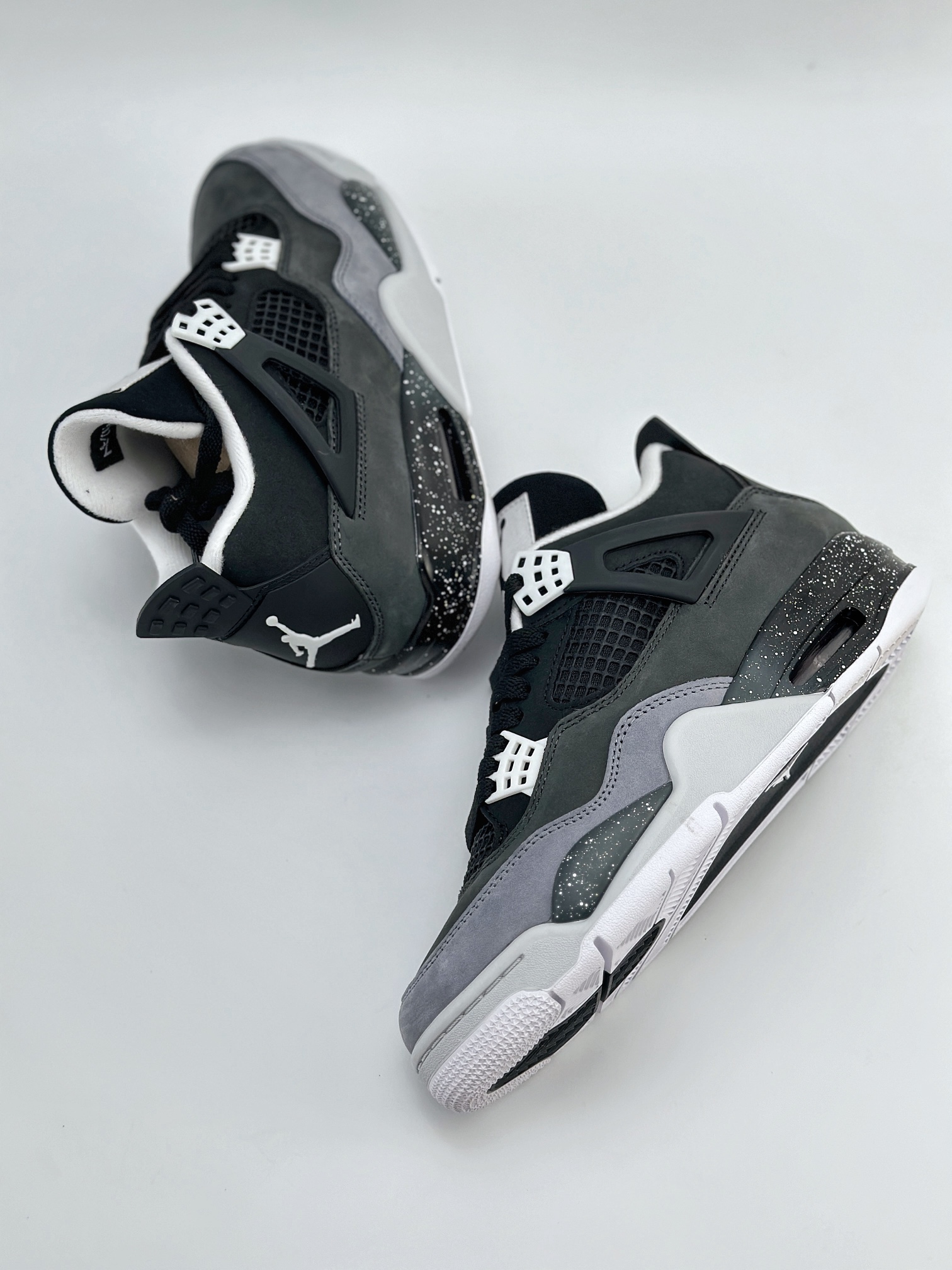 Nike Air Jordan 4 Retro 乔丹四代 黑白灰 FQ8138-002