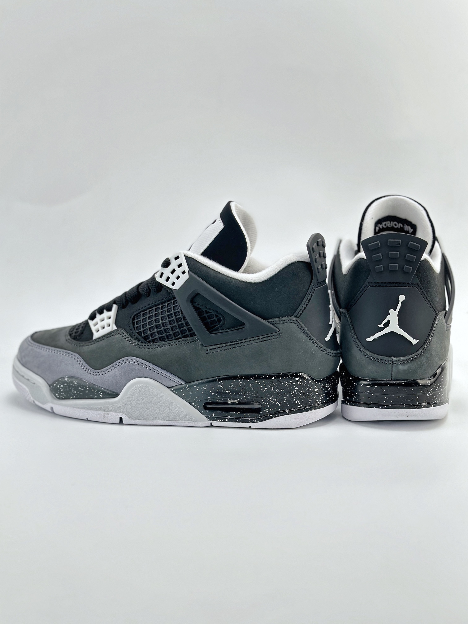 Nike Air Jordan 4 Retro 乔丹四代 黑白灰 FQ8138-002