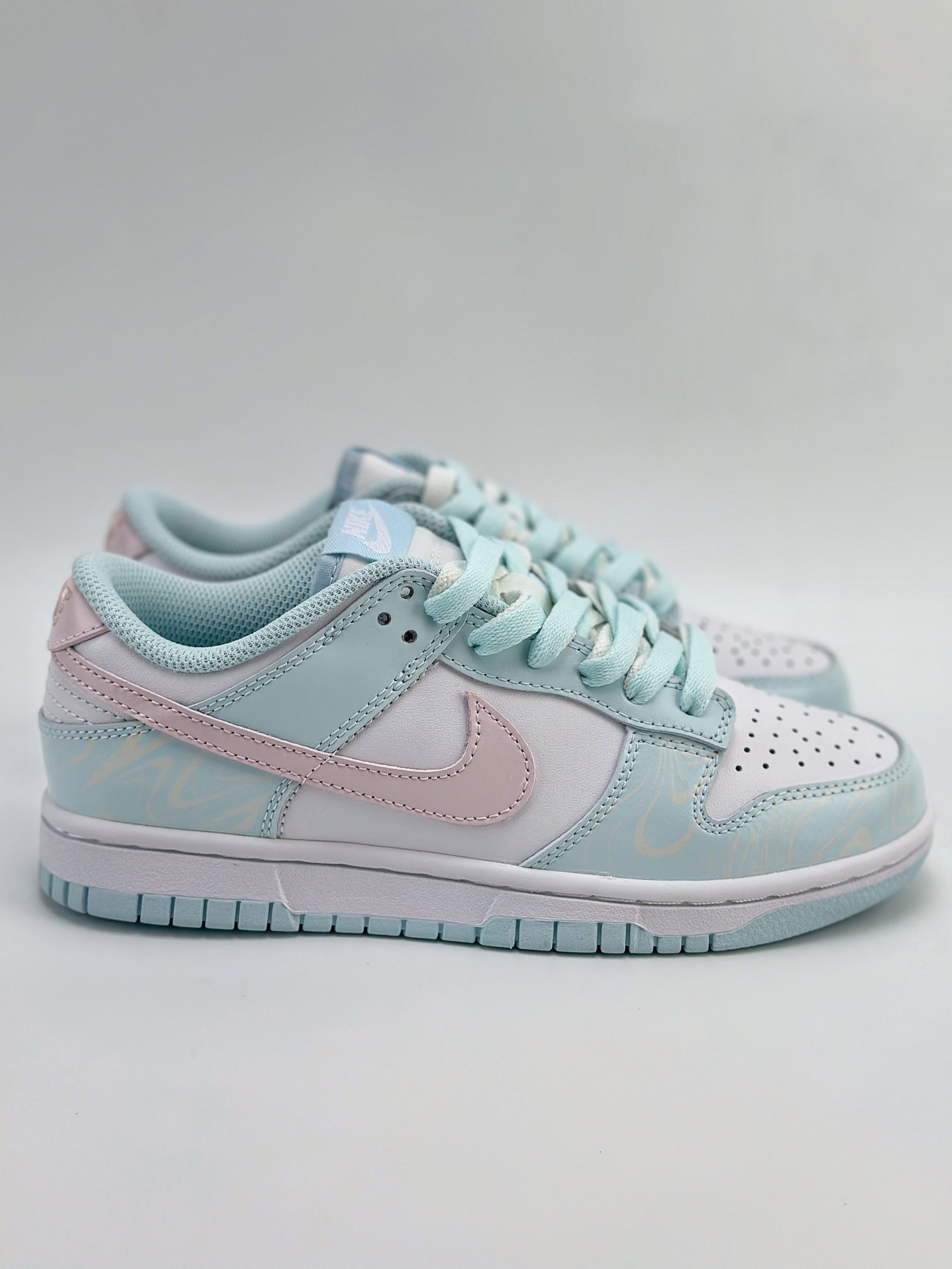 NIKE SB Dunk Low 海盐蜜桃 蓝白粉  FB9109-105