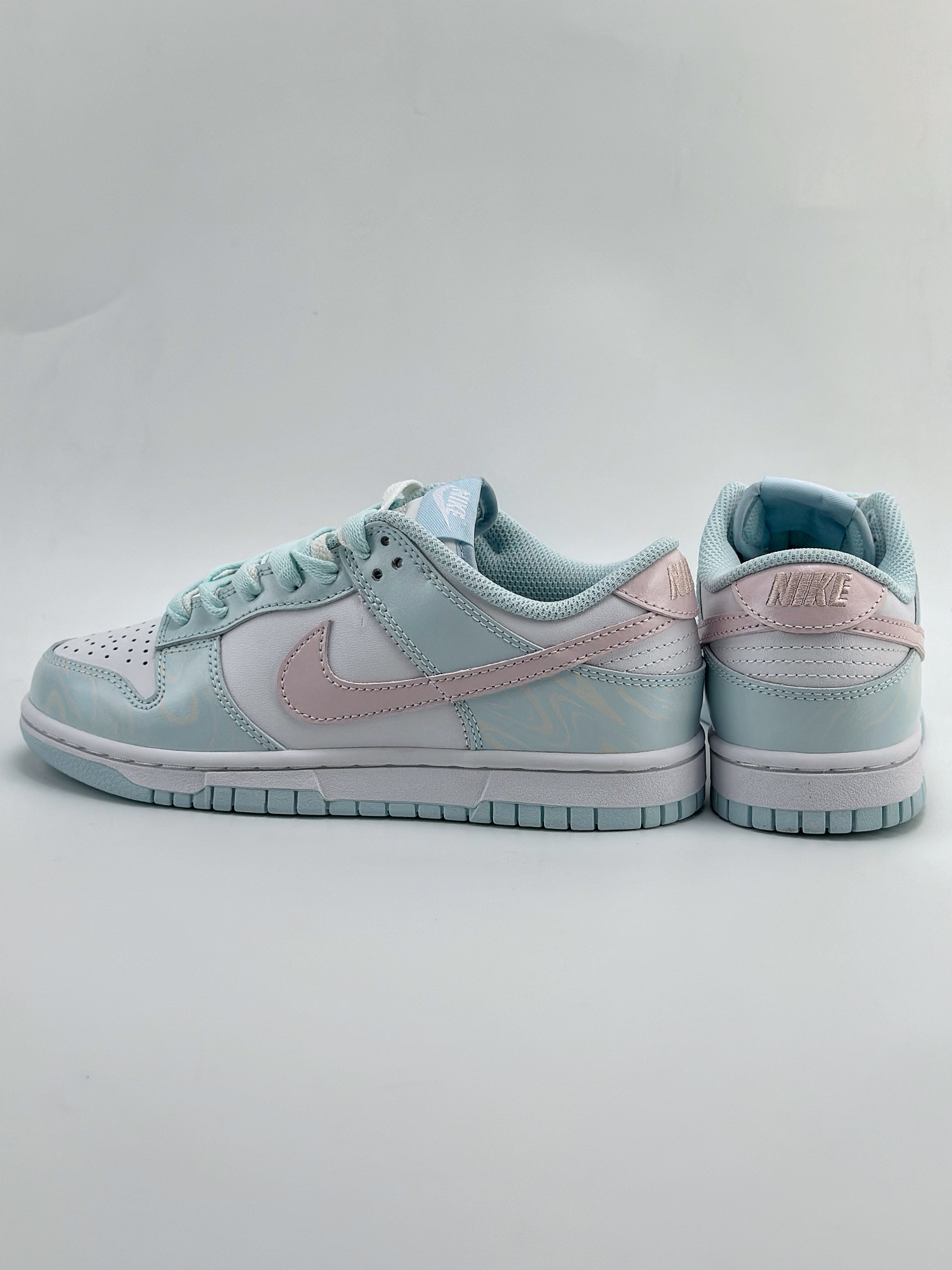 NIKE SB Dunk Low 海盐蜜桃 蓝白粉  FB9109-105