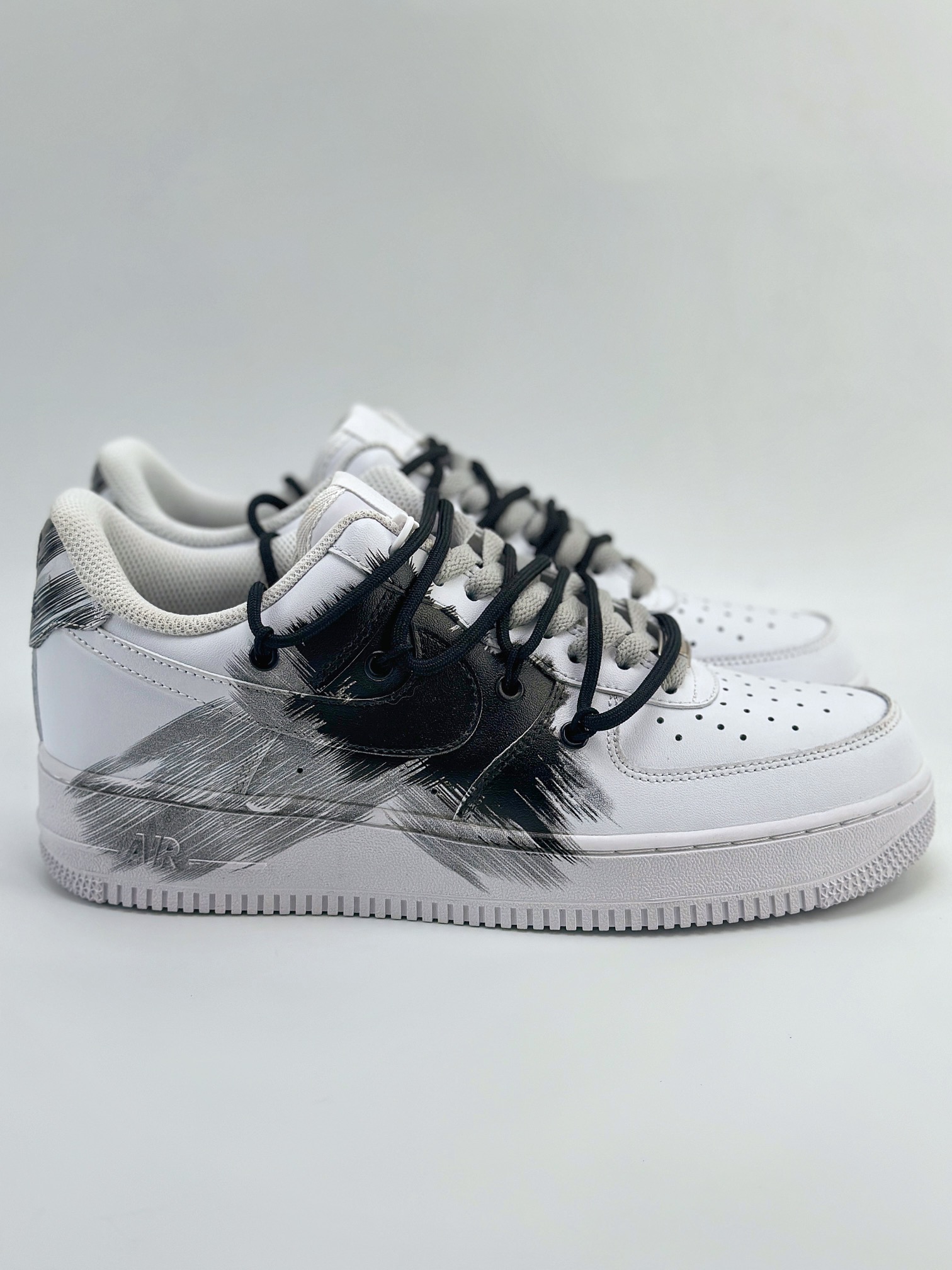 Nike Air Force 1 Low 07 黑色风暴 黑白灰  DD2024-010