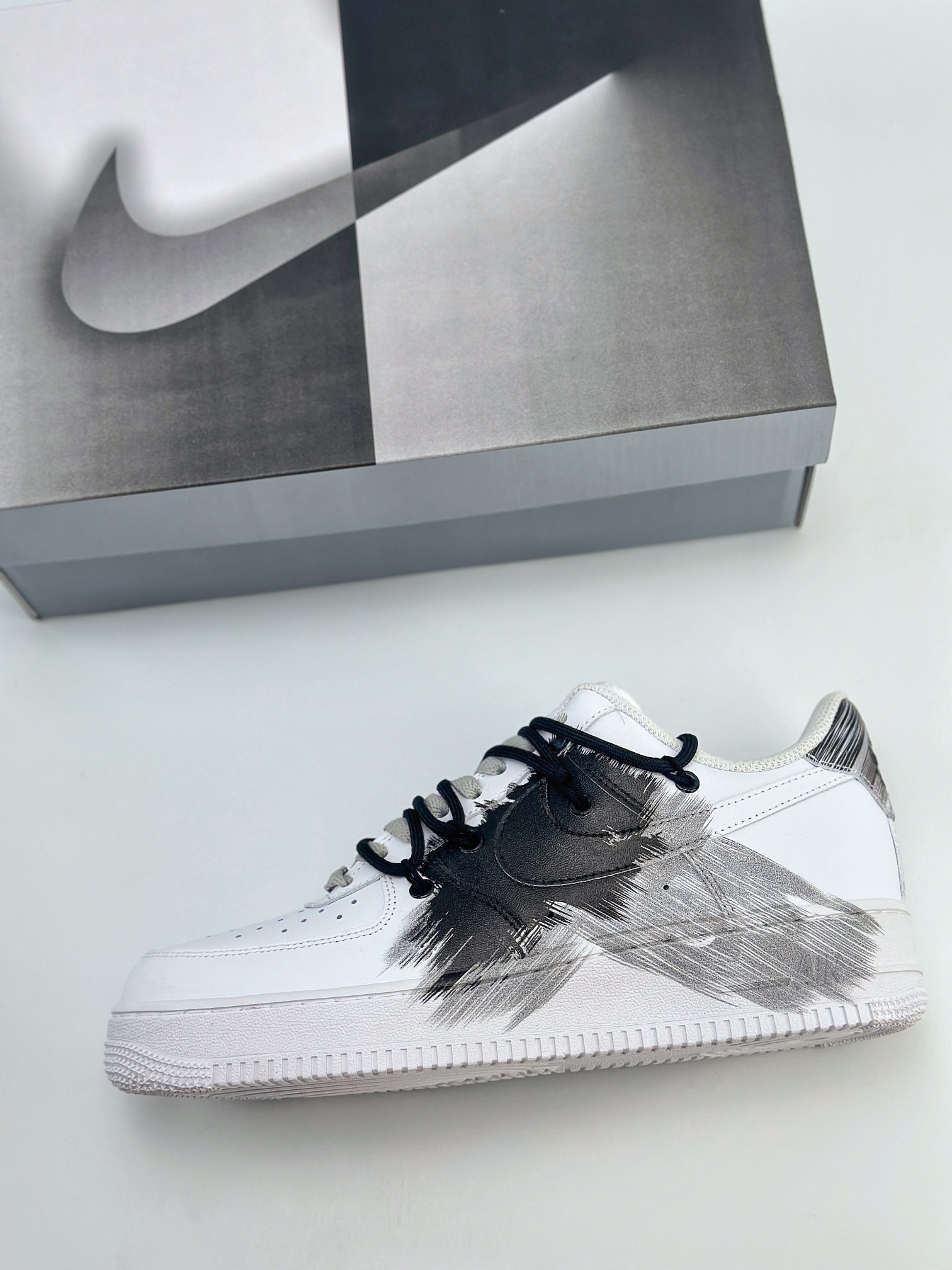 Nike Air Force 1 Low 07 黑色风暴 黑白灰  DD2024-010