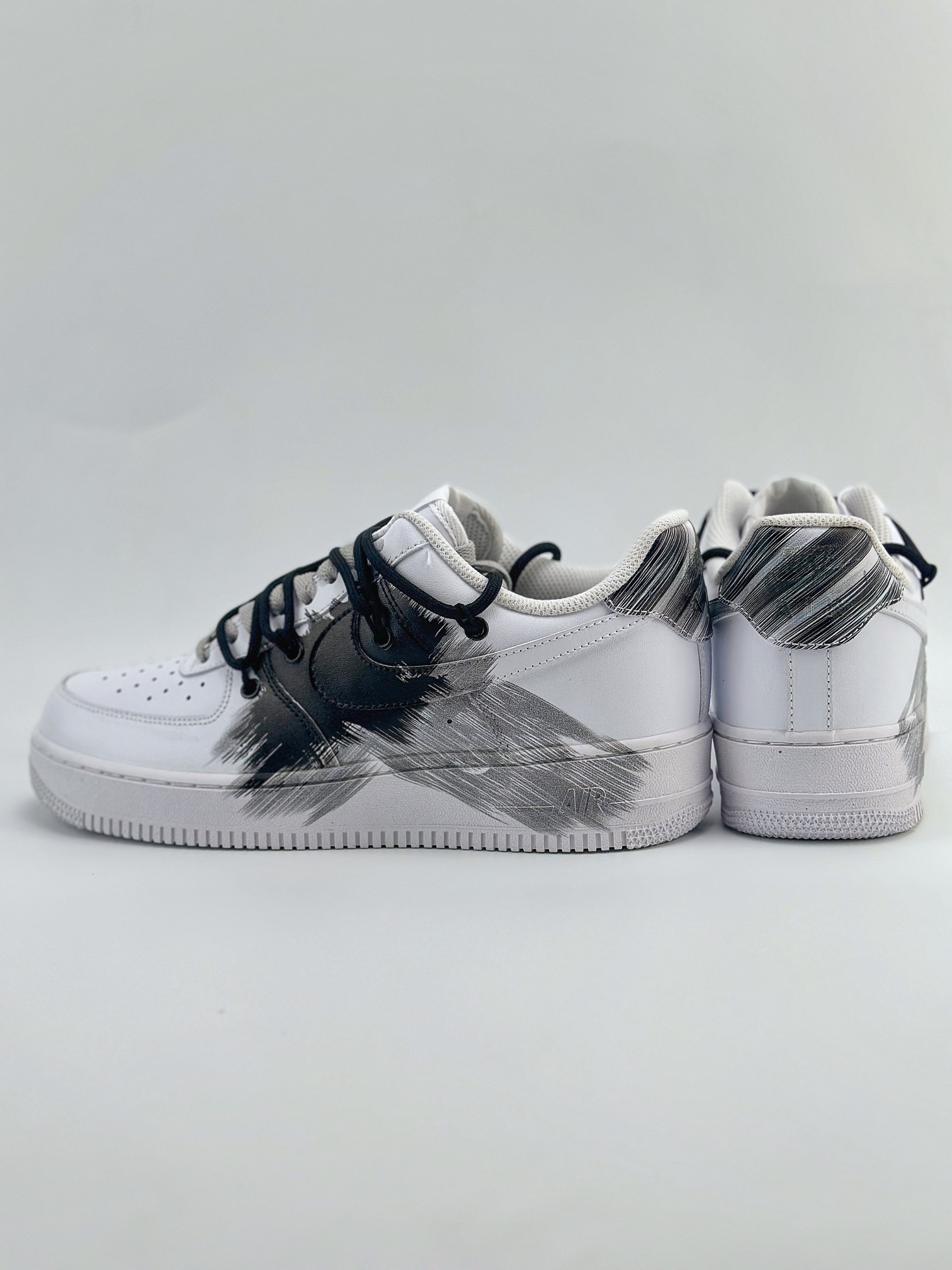 Nike Air Force 1 Low 07 黑色风暴 黑白灰  DD2024-010