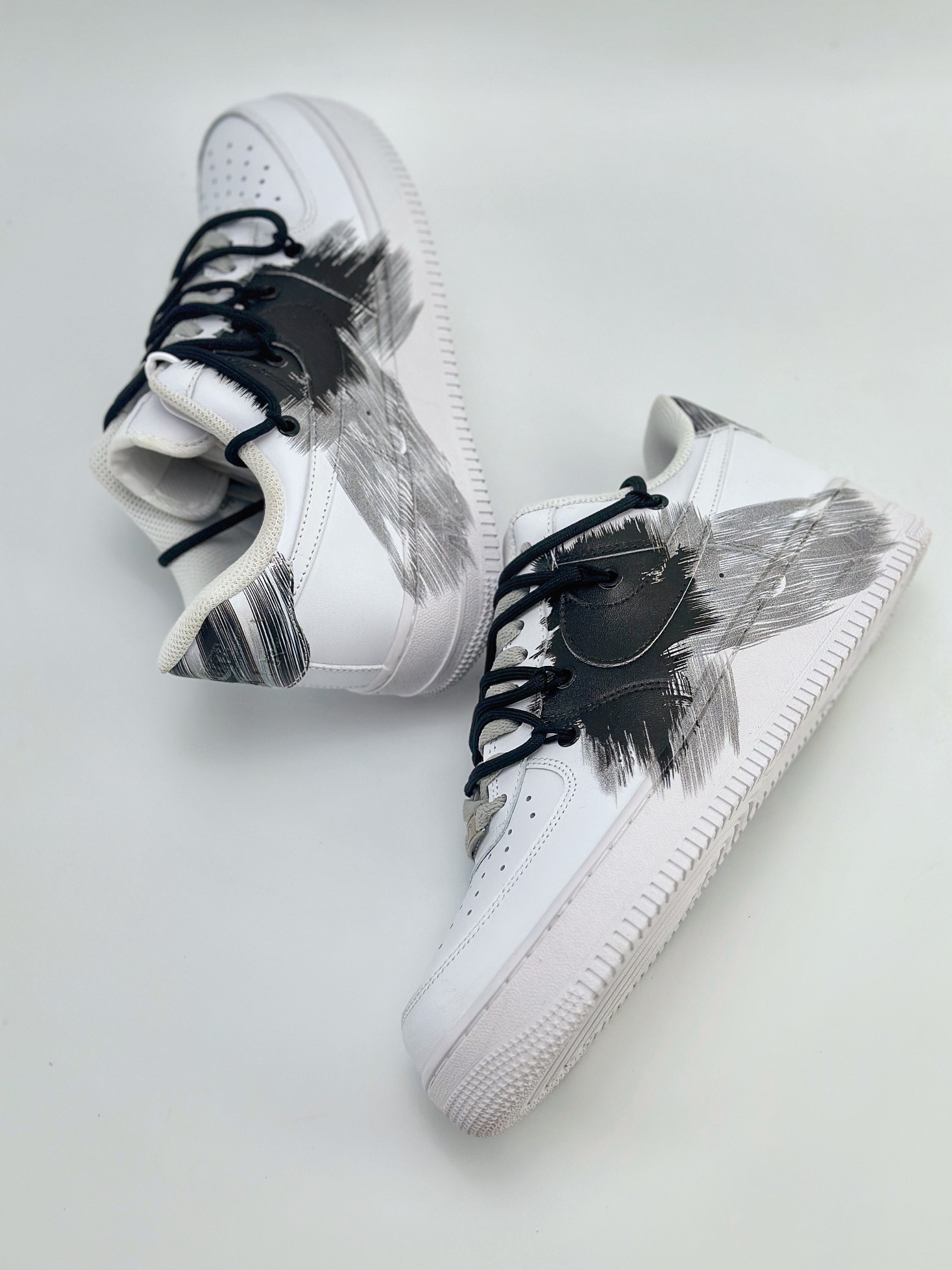 Nike Air Force 1 Low 07 黑色风暴 黑白灰  DD2024-010