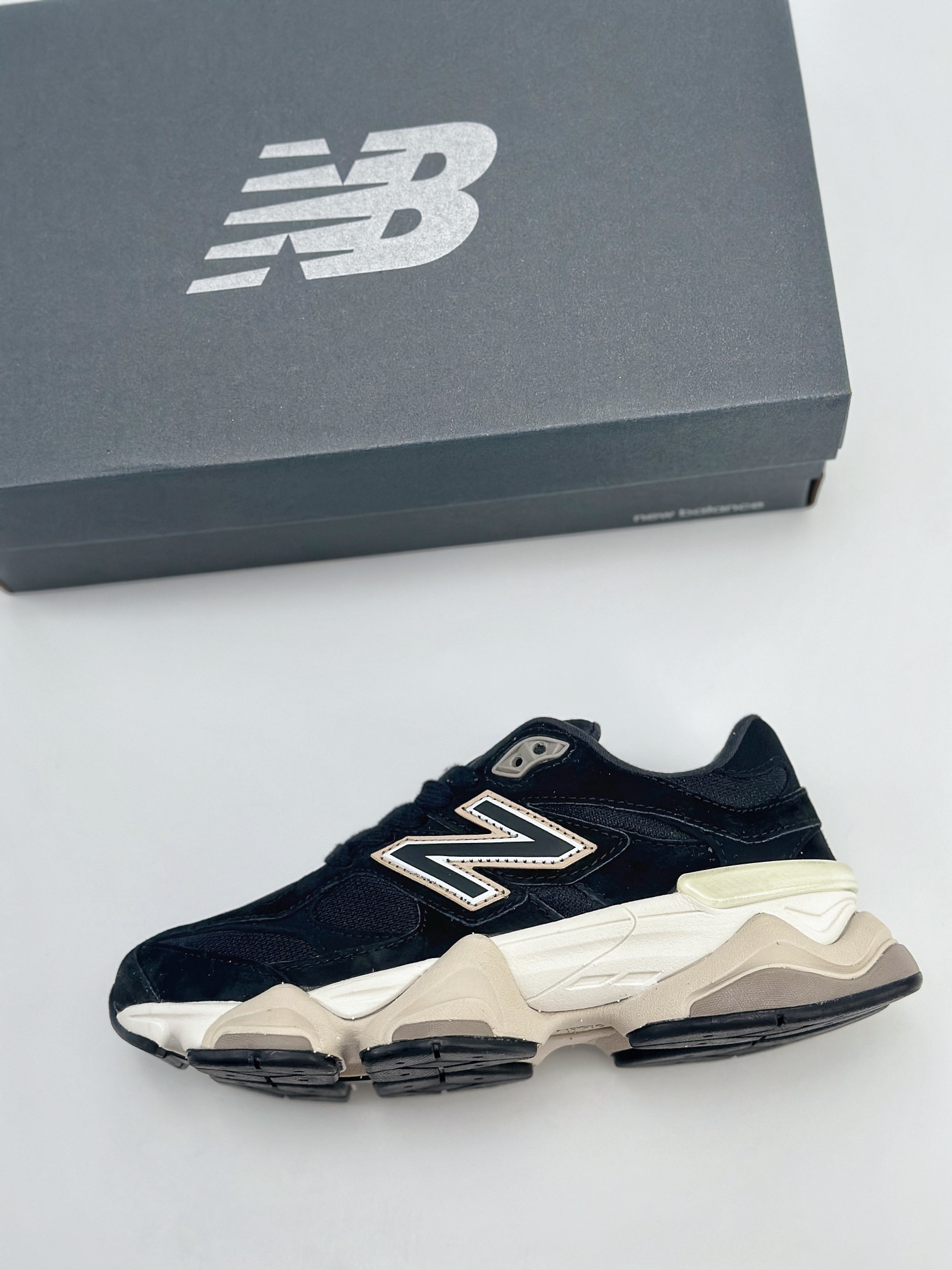 Joe Freshgoods x New Balance 版本 NB9060 联名款 复古休闲运动慢跑鞋   U9060UBY