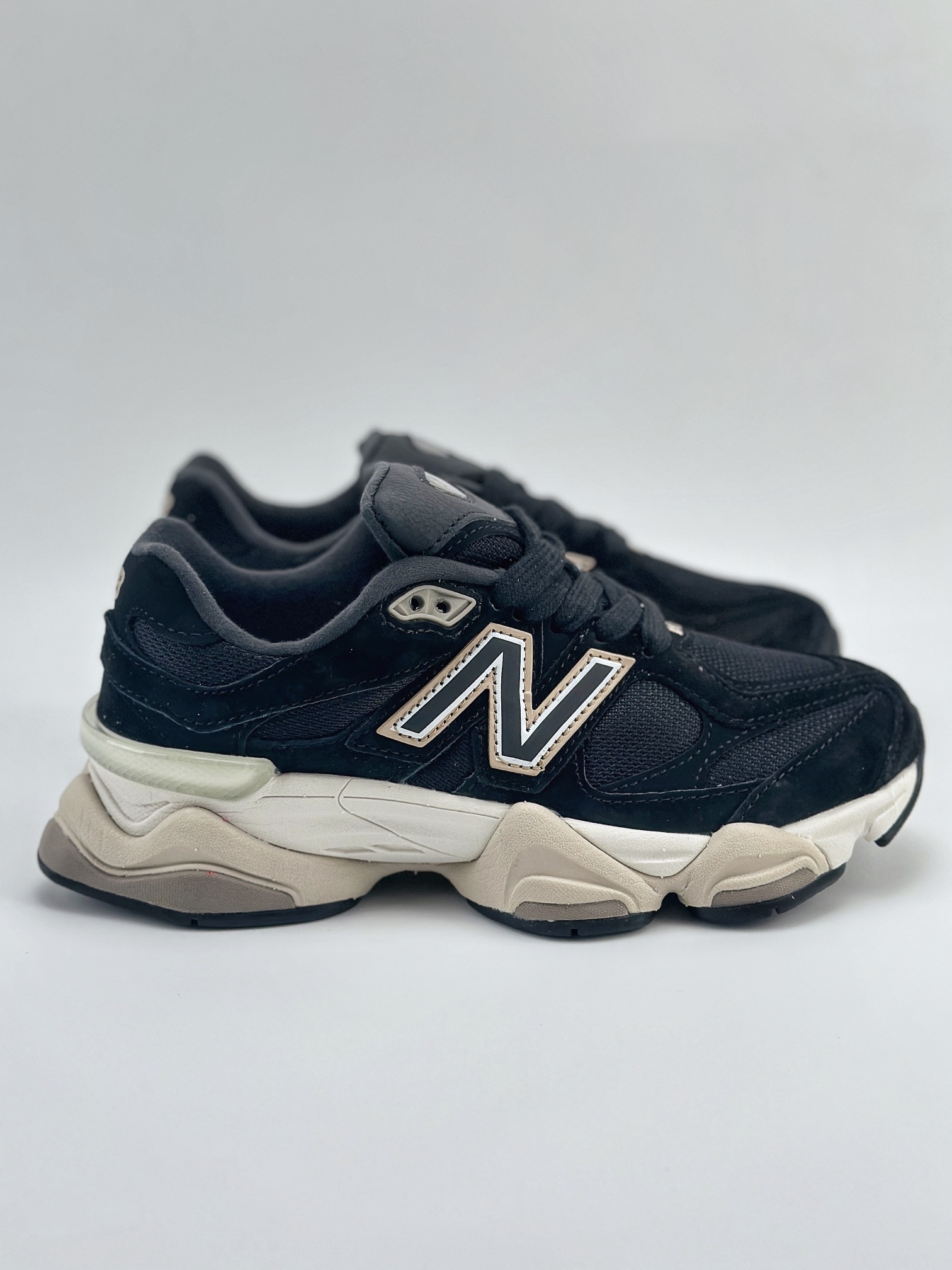 Joe Freshgoods x New Balance 版本 NB9060 联名款 复古休闲运动慢跑鞋   U9060UBY