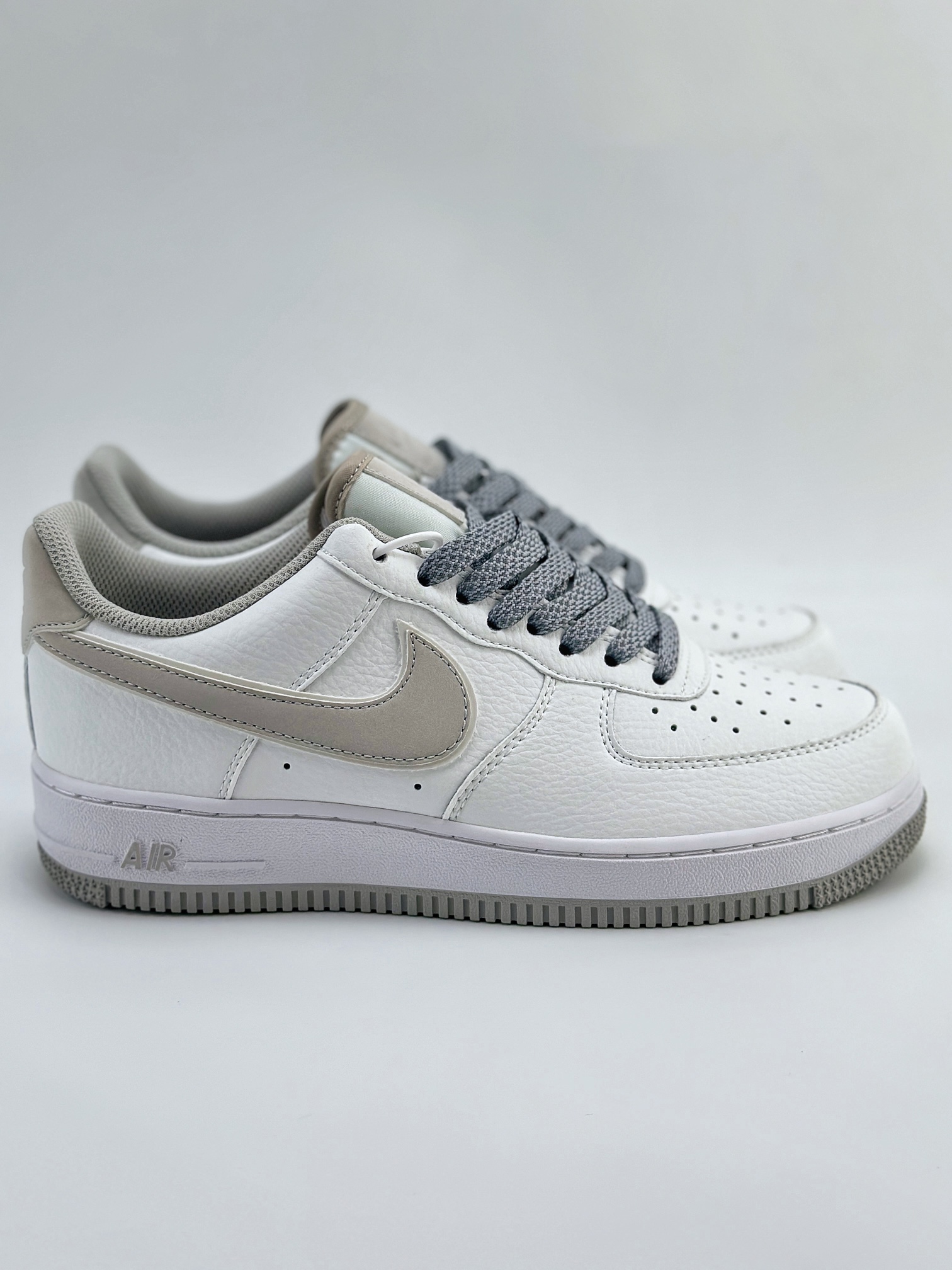 Nike Air Force 1 Low 07 白灰满天星  LS0218-025