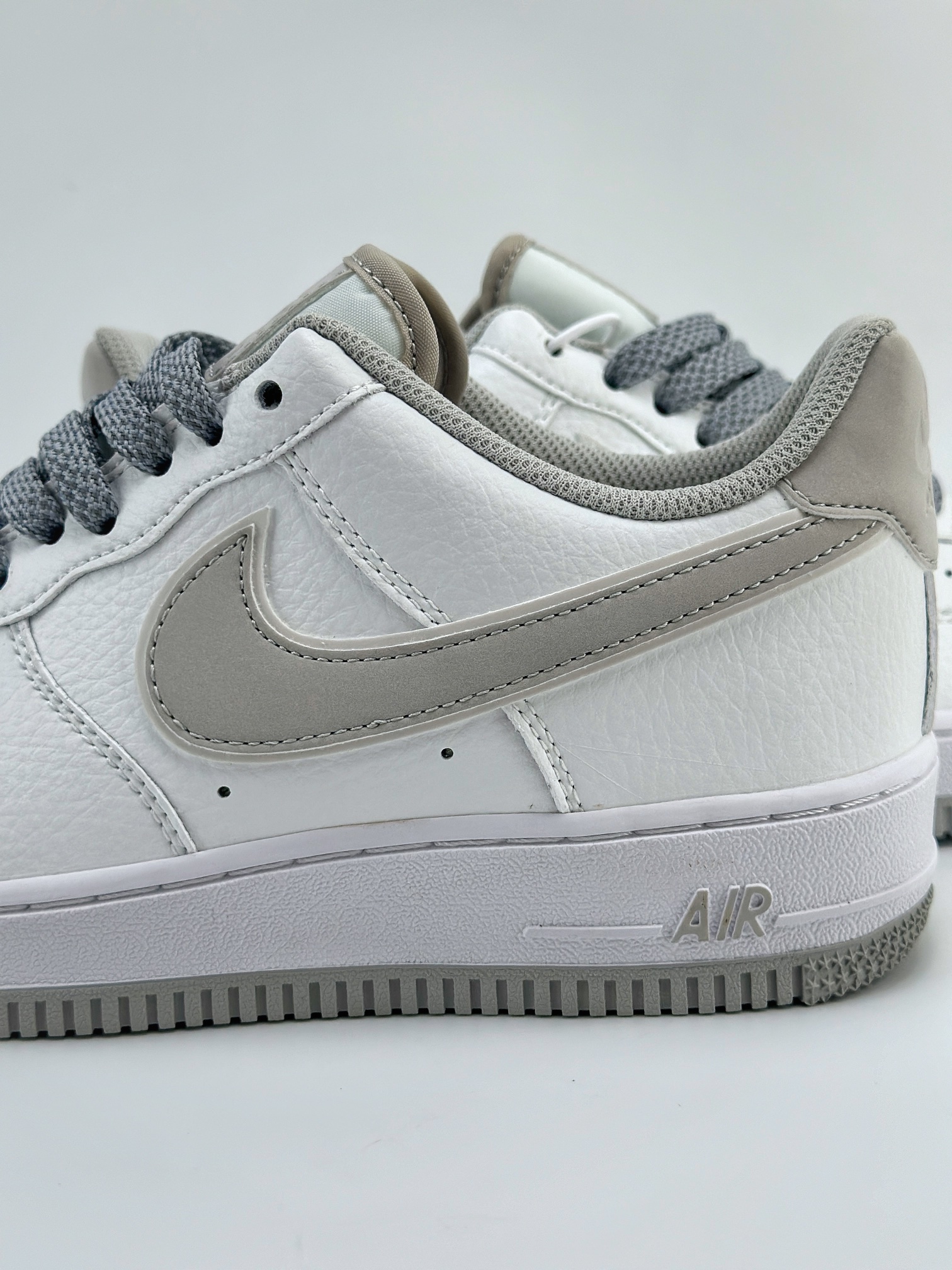 Nike Air Force 1 Low 07 白灰满天星  LS0218-025