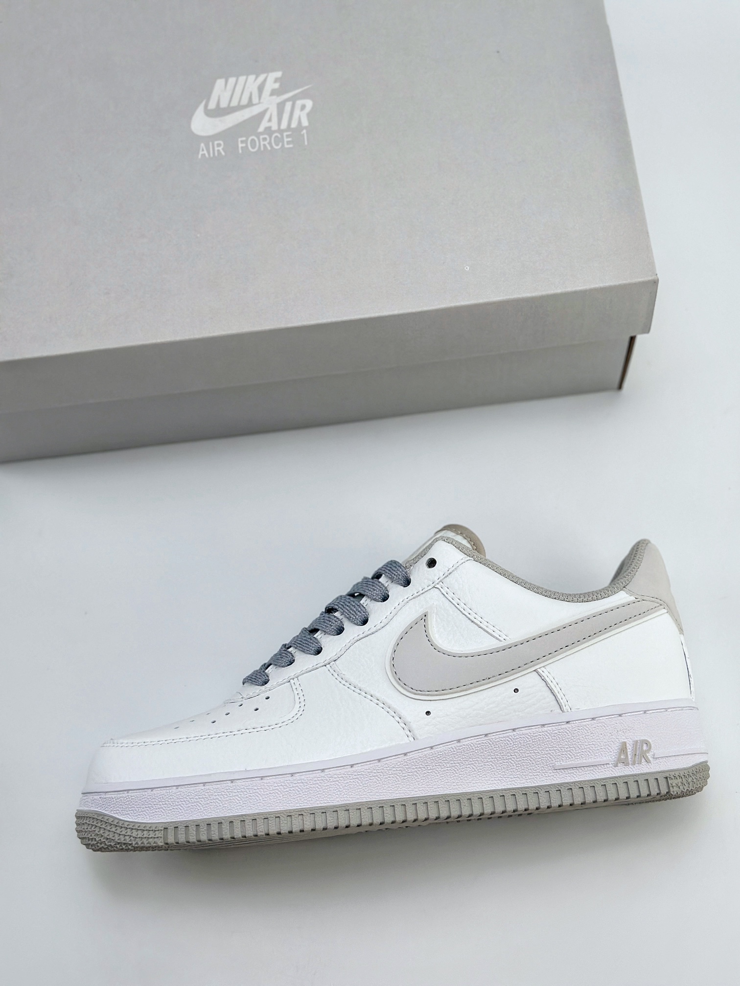 Nike Air Force 1 Low 07 白灰满天星  LS0218-025