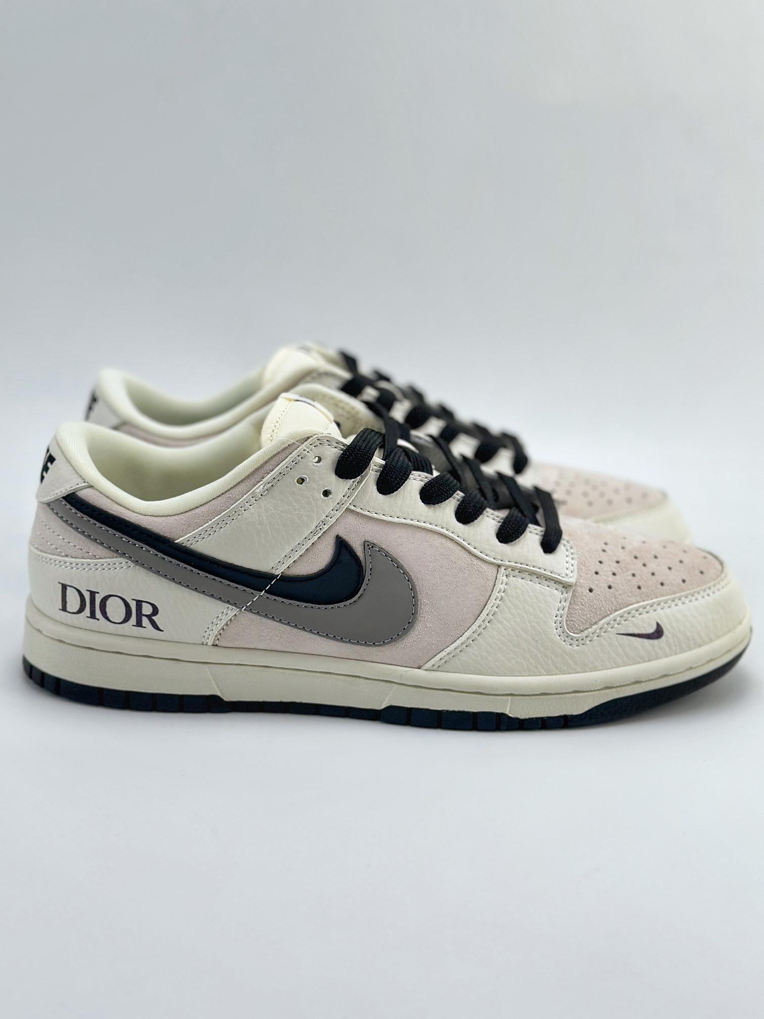 Nike SB Dunk Low x DIOR 双钩米灰黑  XD6188-041