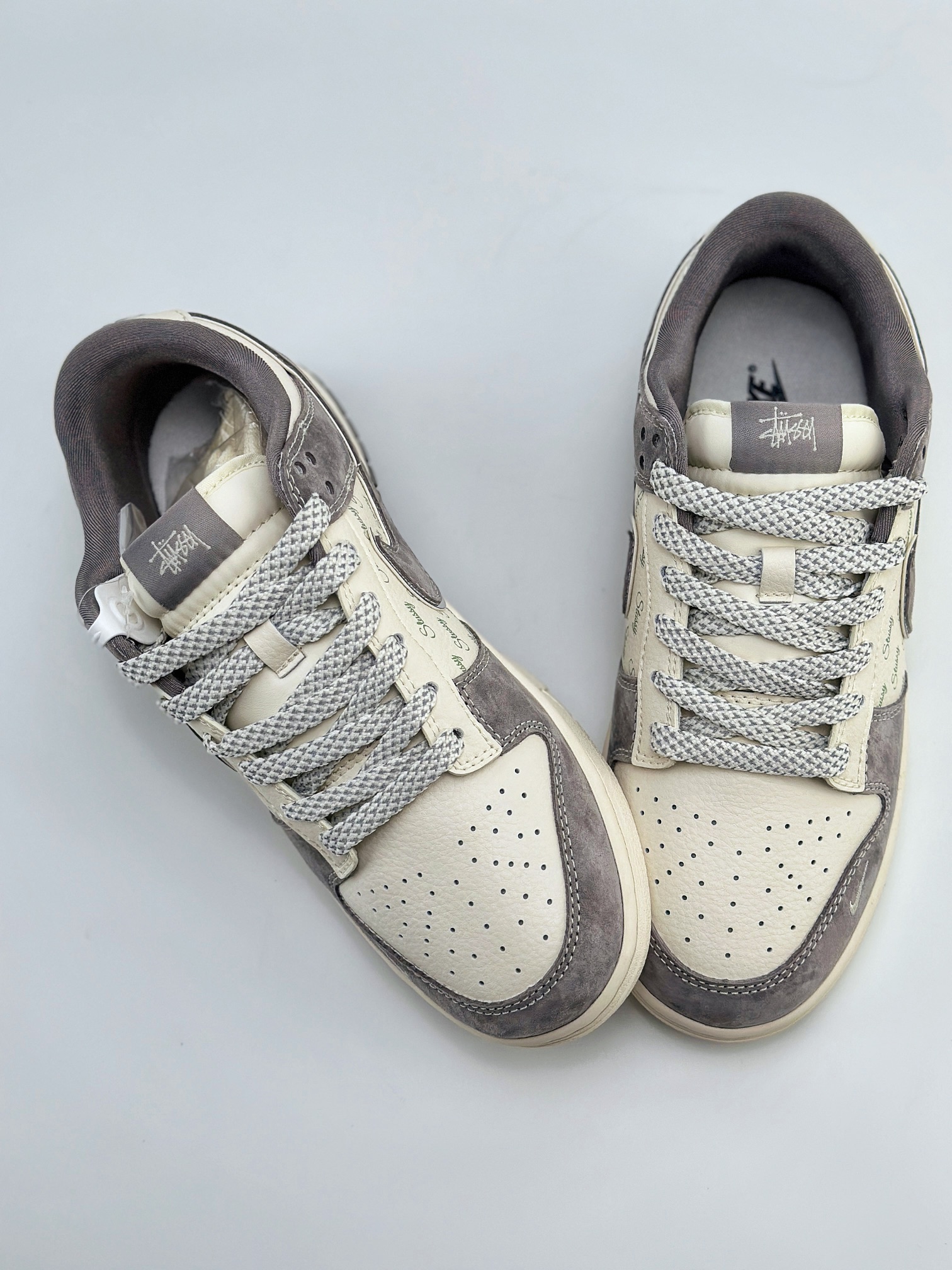 Nike SB Dunk Low x Stussy 米灰翻毛满天星  CF3688-016