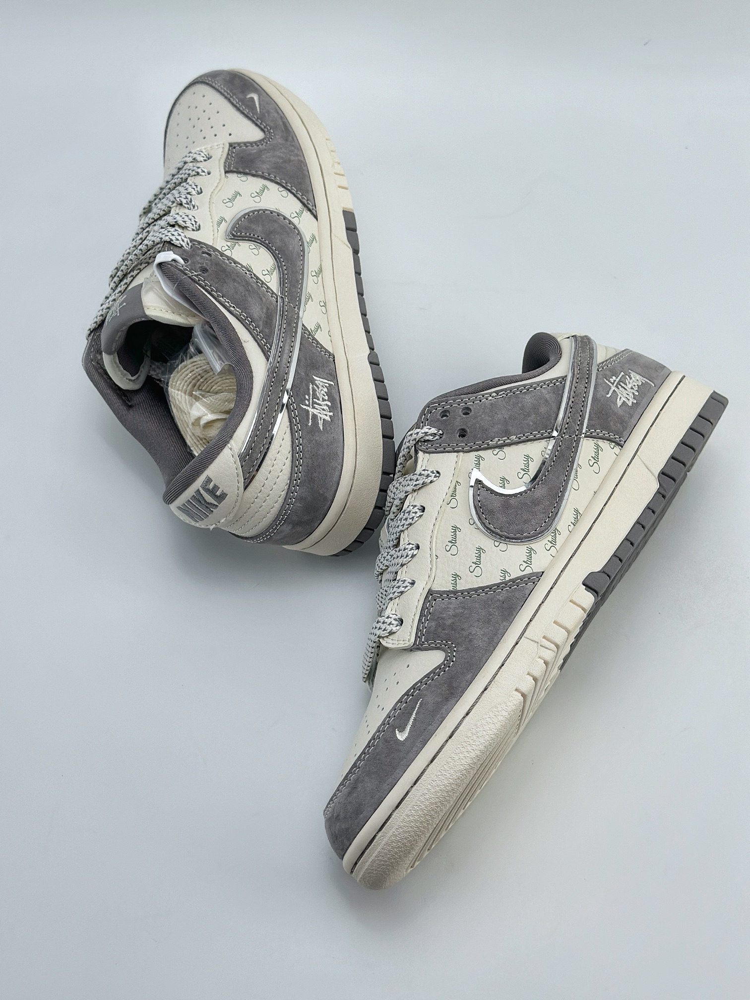 Nike SB Dunk Low x Stussy 米灰翻毛满天星  CF3688-016