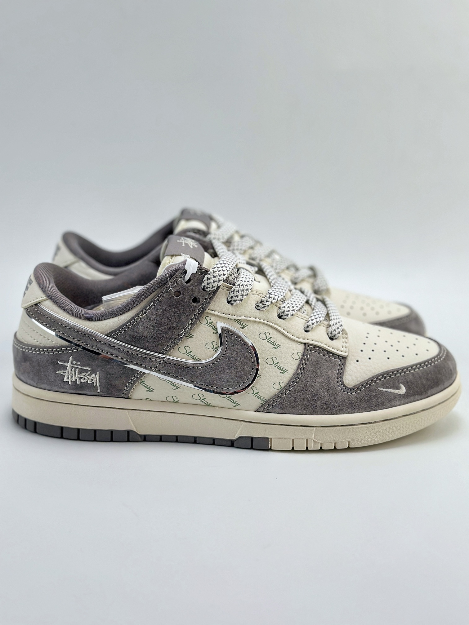 Nike SB Dunk Low x Stussy 米灰翻毛满天星  CF3688-016